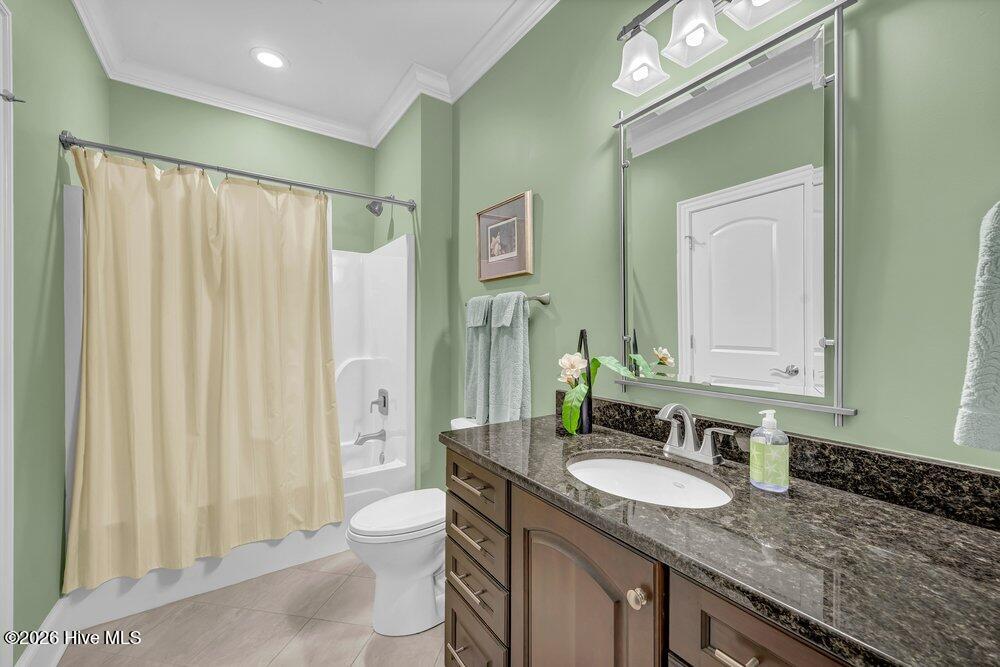 100557669 | Photo 37