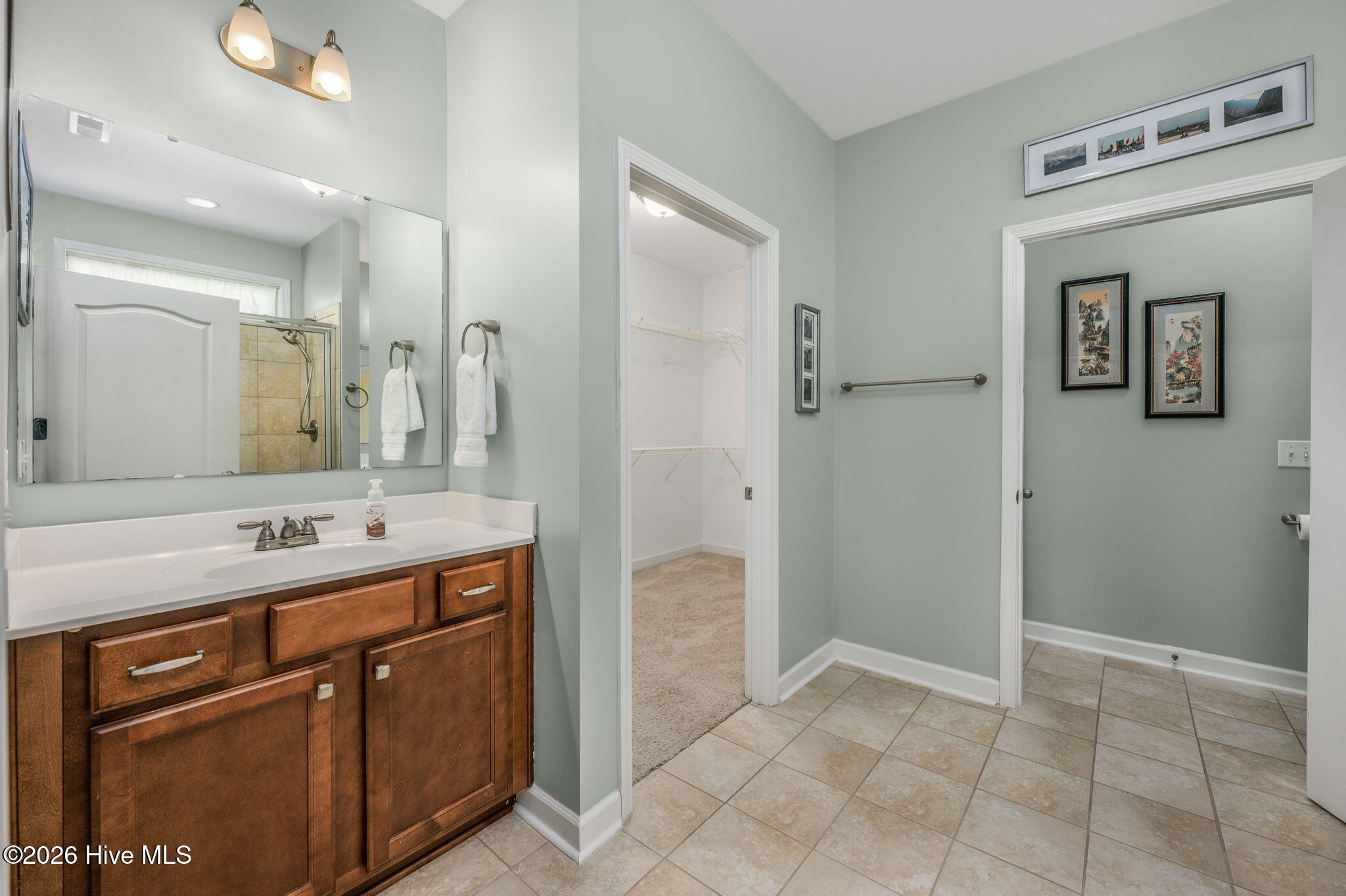 100559245 | Photo 12