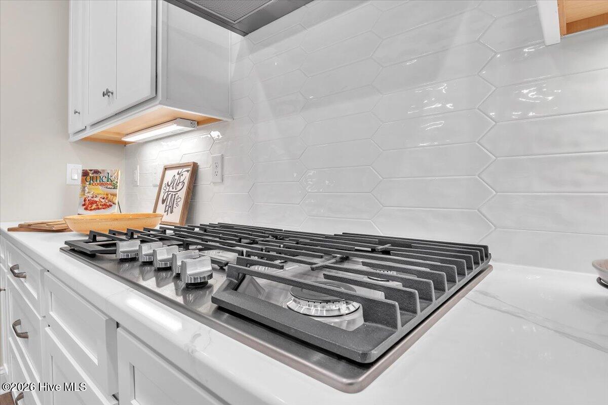 100524155 | Photo 15