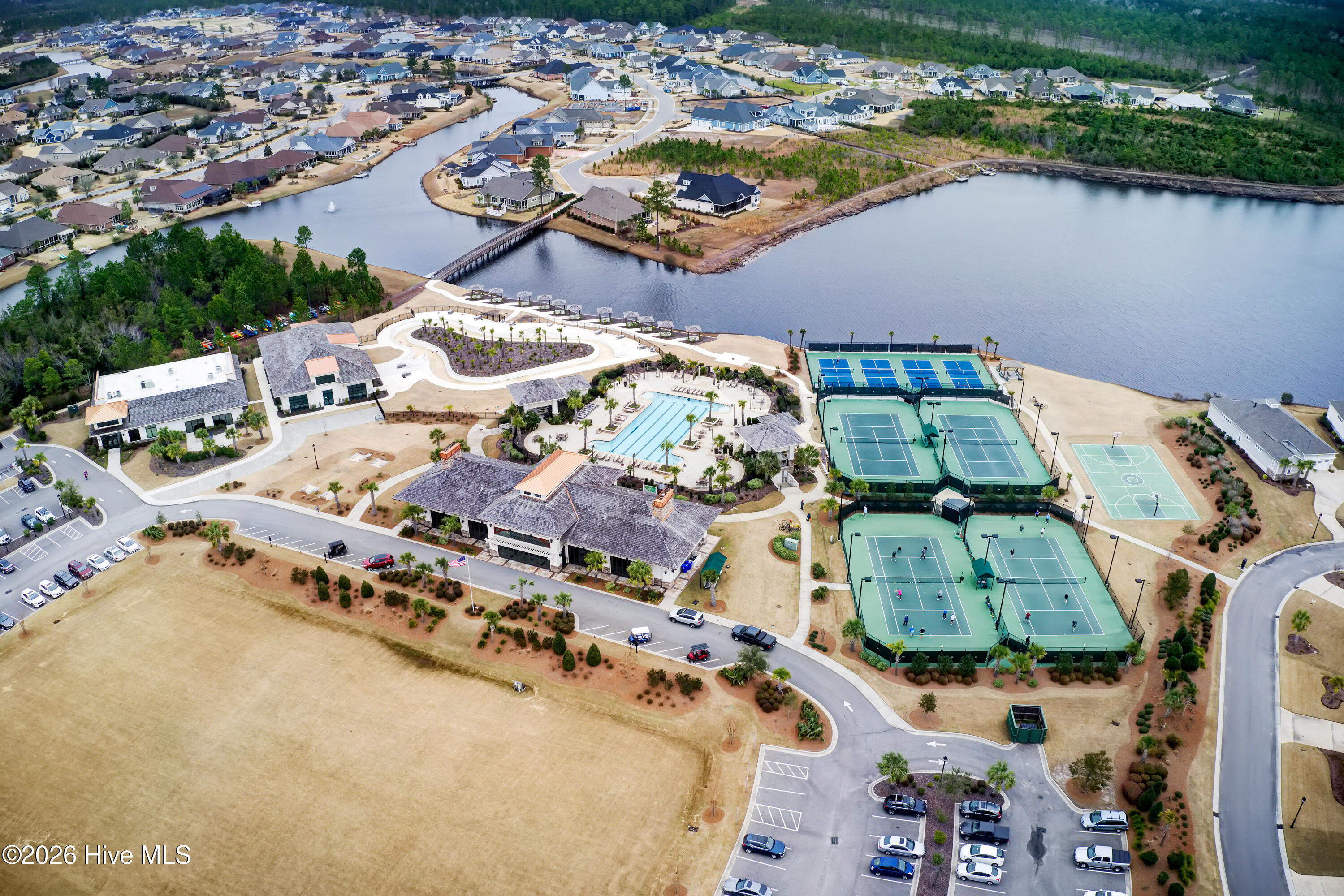 100549764 | Photo 38