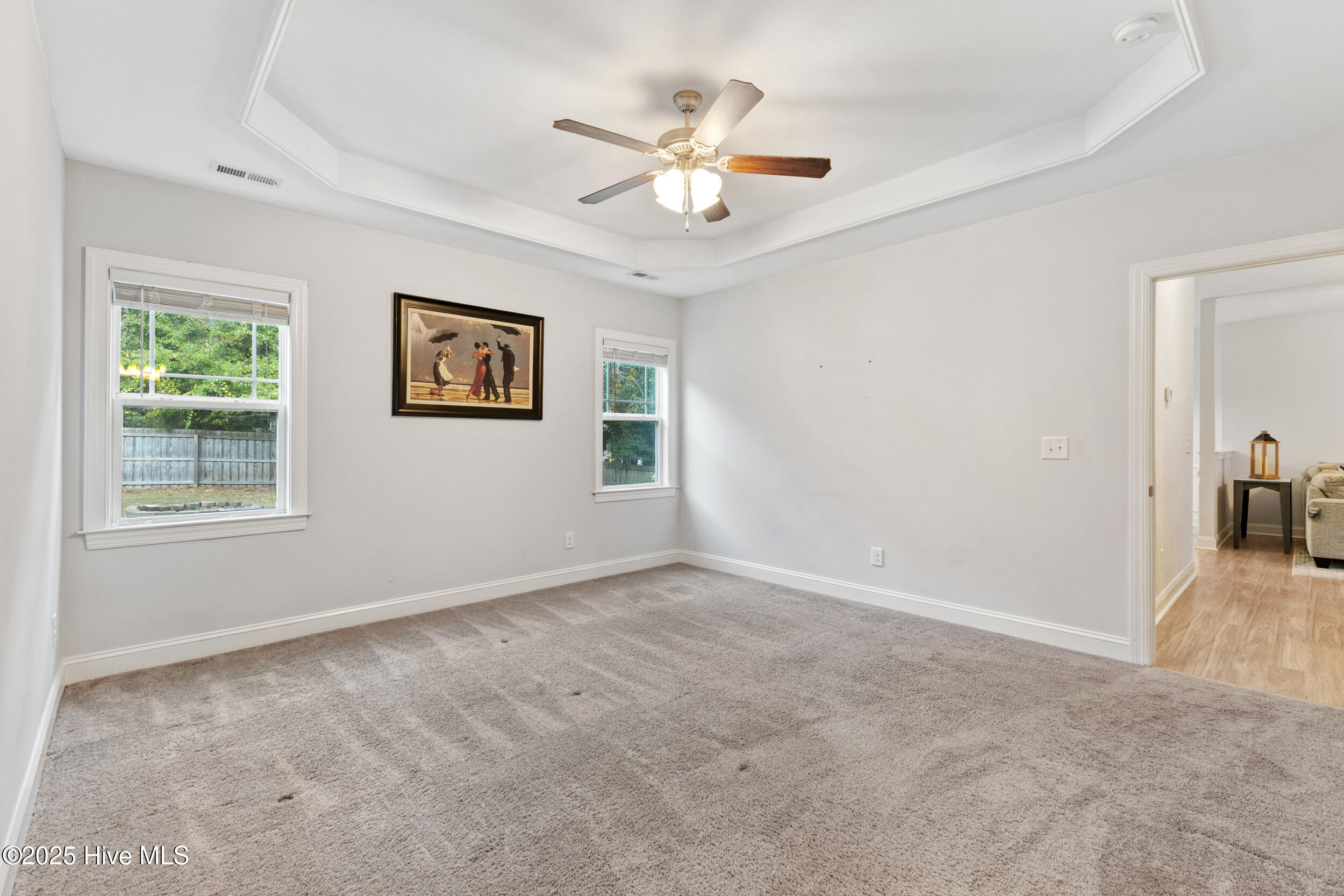 100533307 | Photo 19