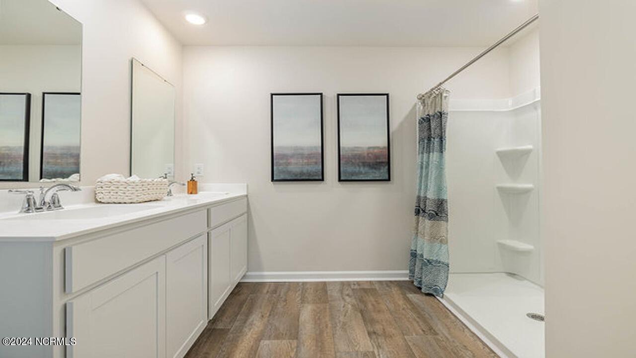 100496882 | Photo 24