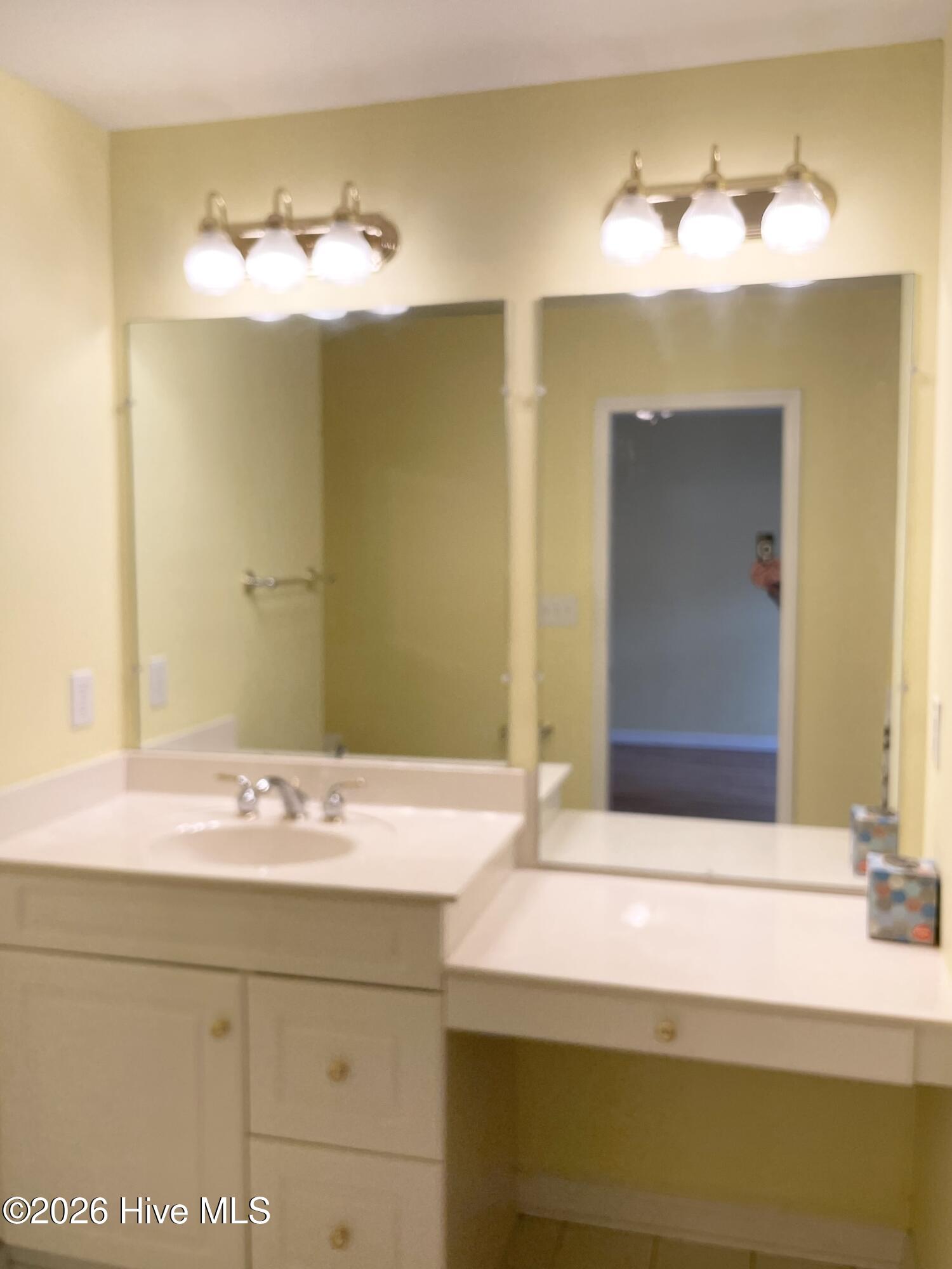 100558883 | Photo 10