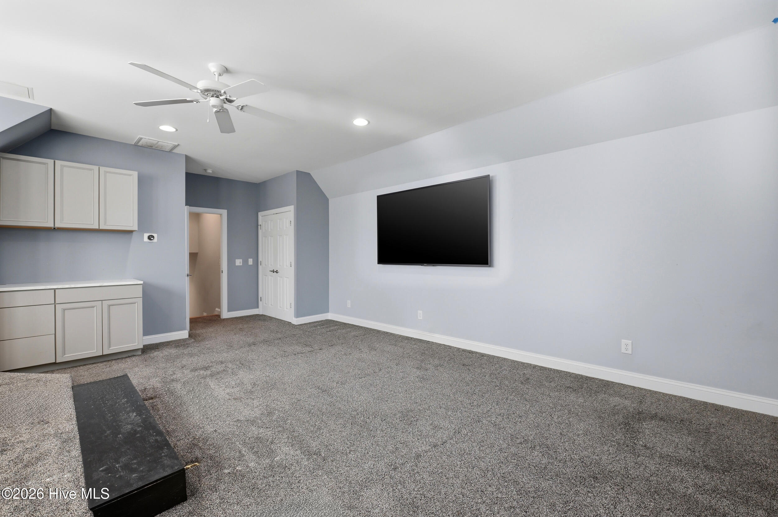 100566380 | Photo 37