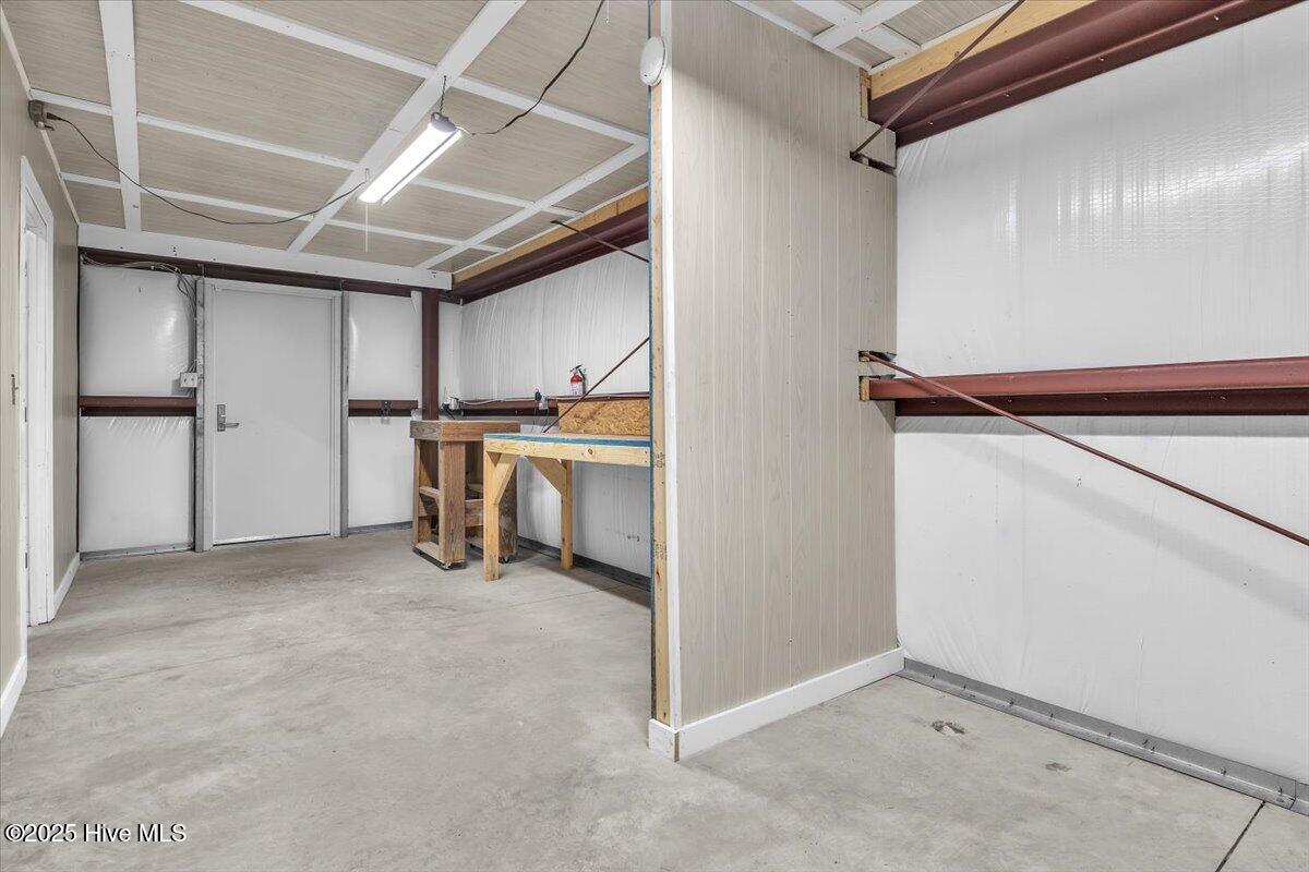 100568309 | Photo 19