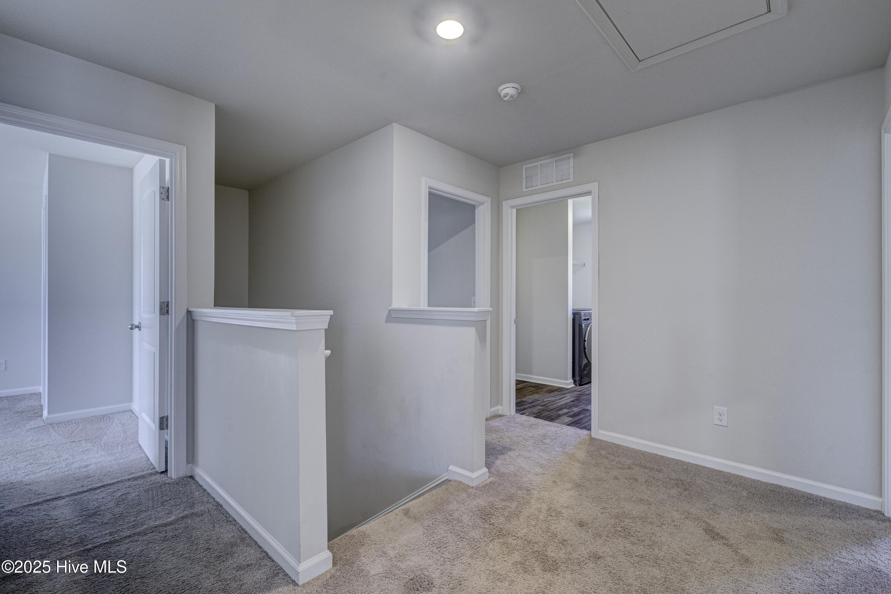 100528230 | Photo 28