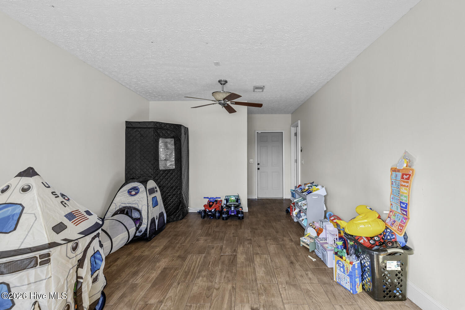 100550831 | Photo 14