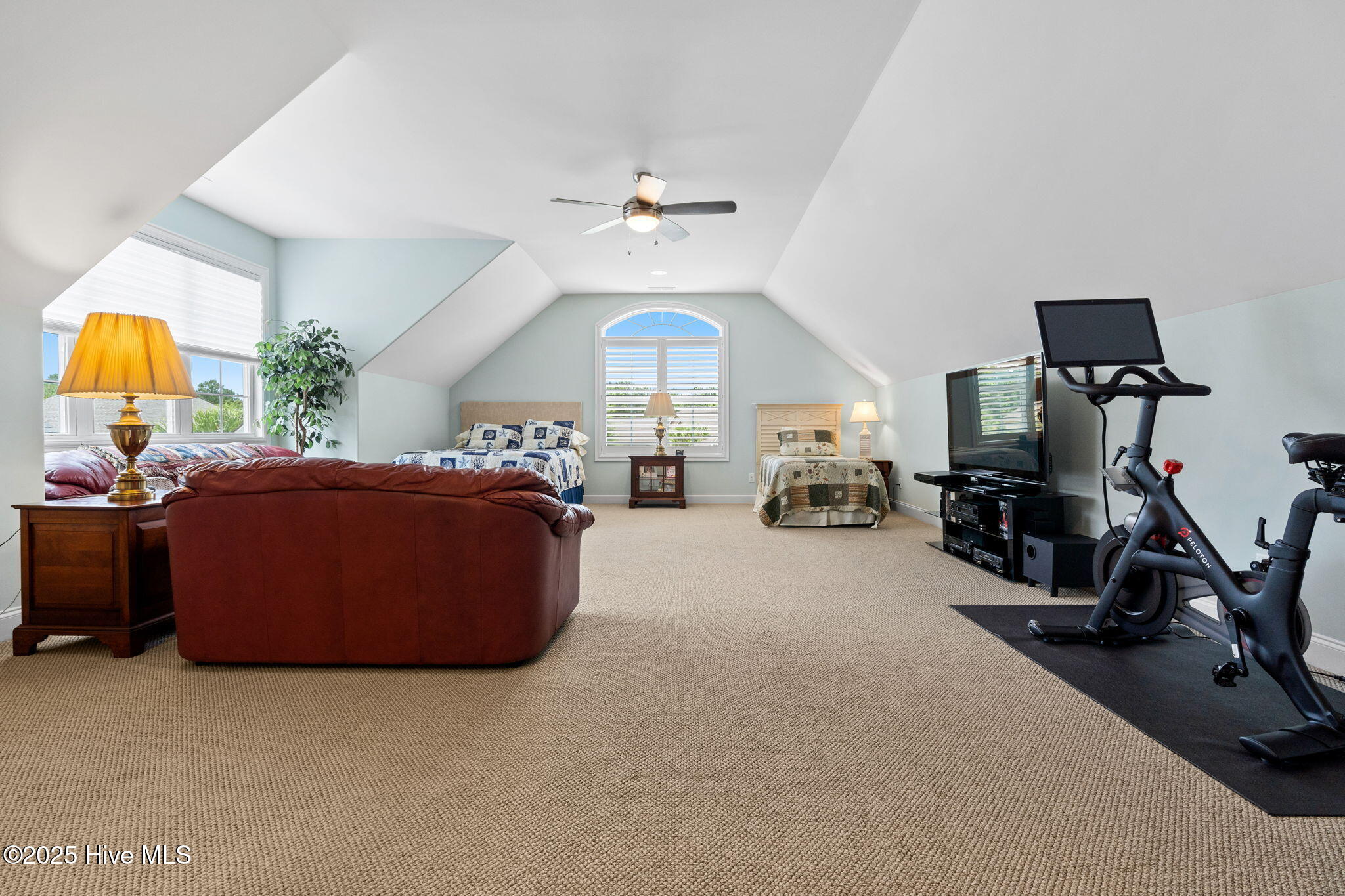 100553022 | Photo 37