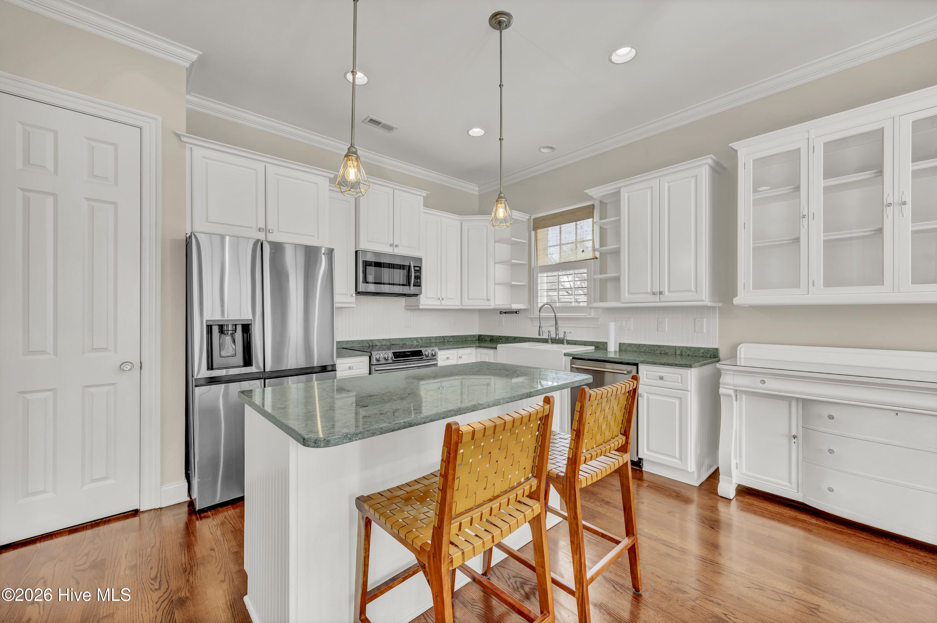 100565766 | Photo 16