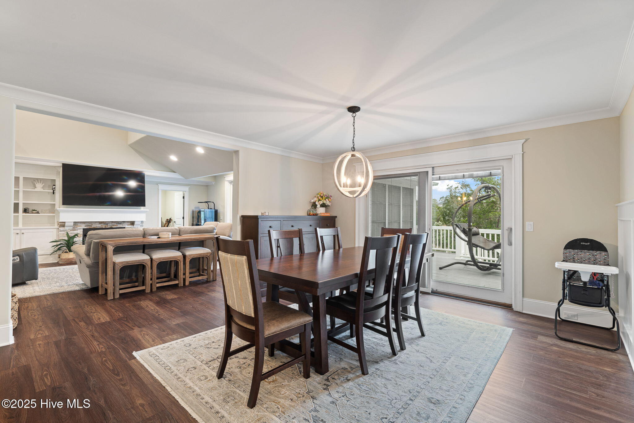 100548245 | Photo 26