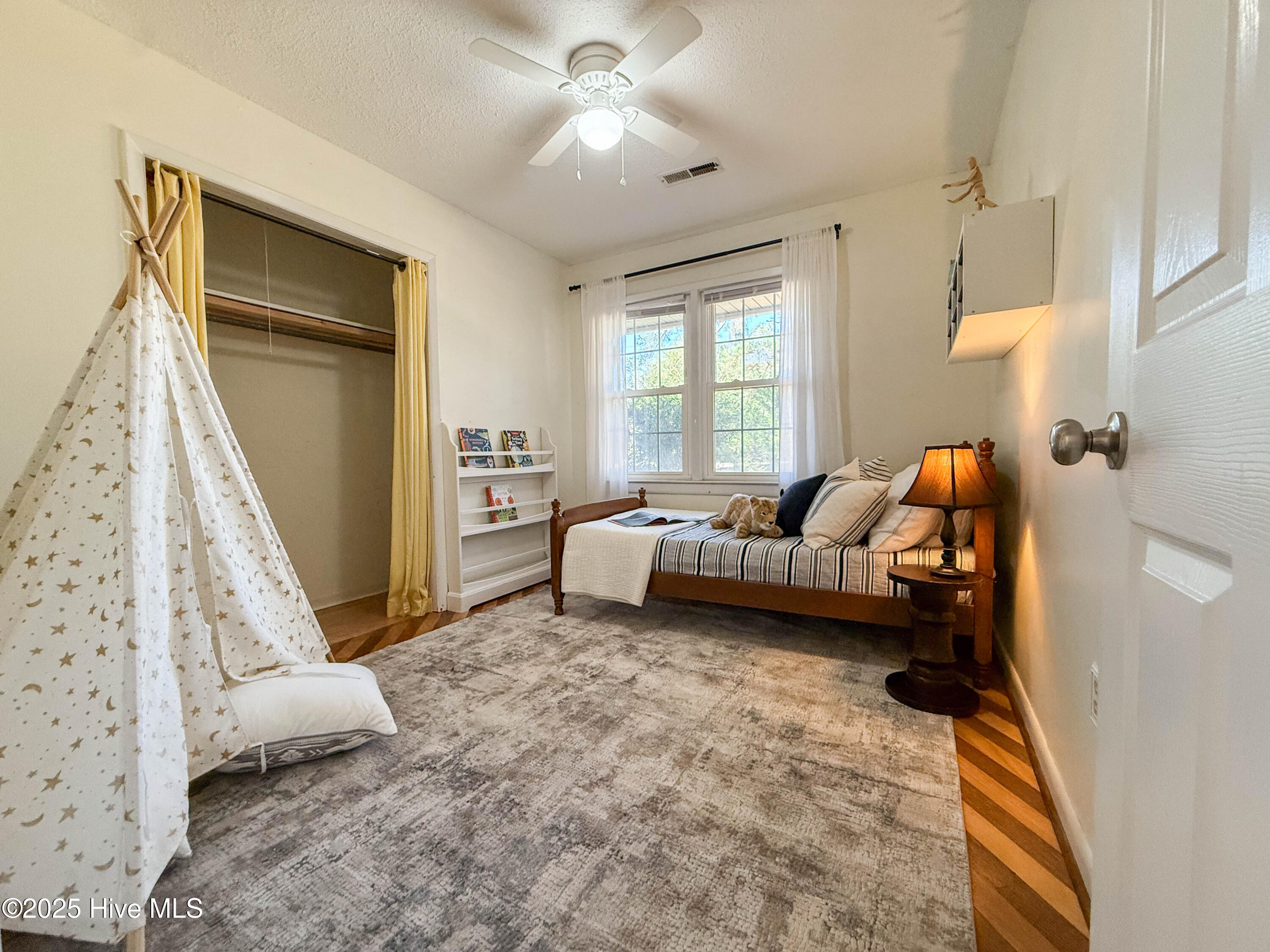 100546287 | Photo 25