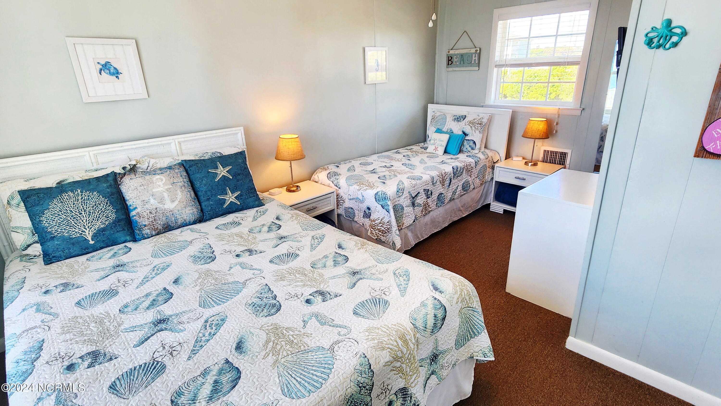 100549892 | Photo 25