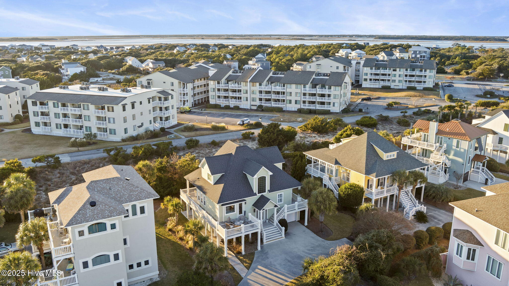 100544331 | Photo 84