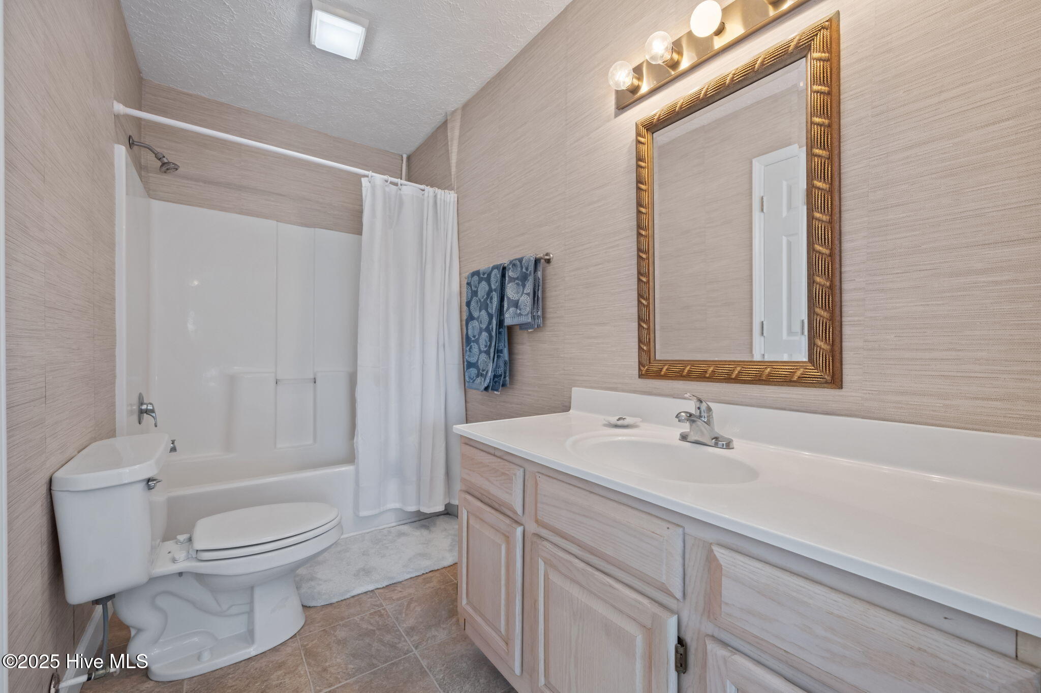 100538704 | Photo 53