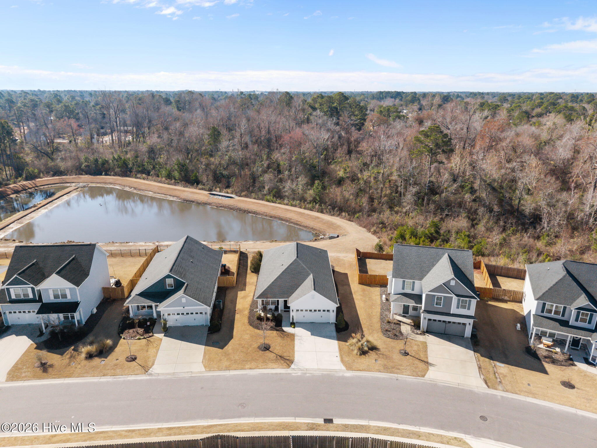 100557039 | Photo 51