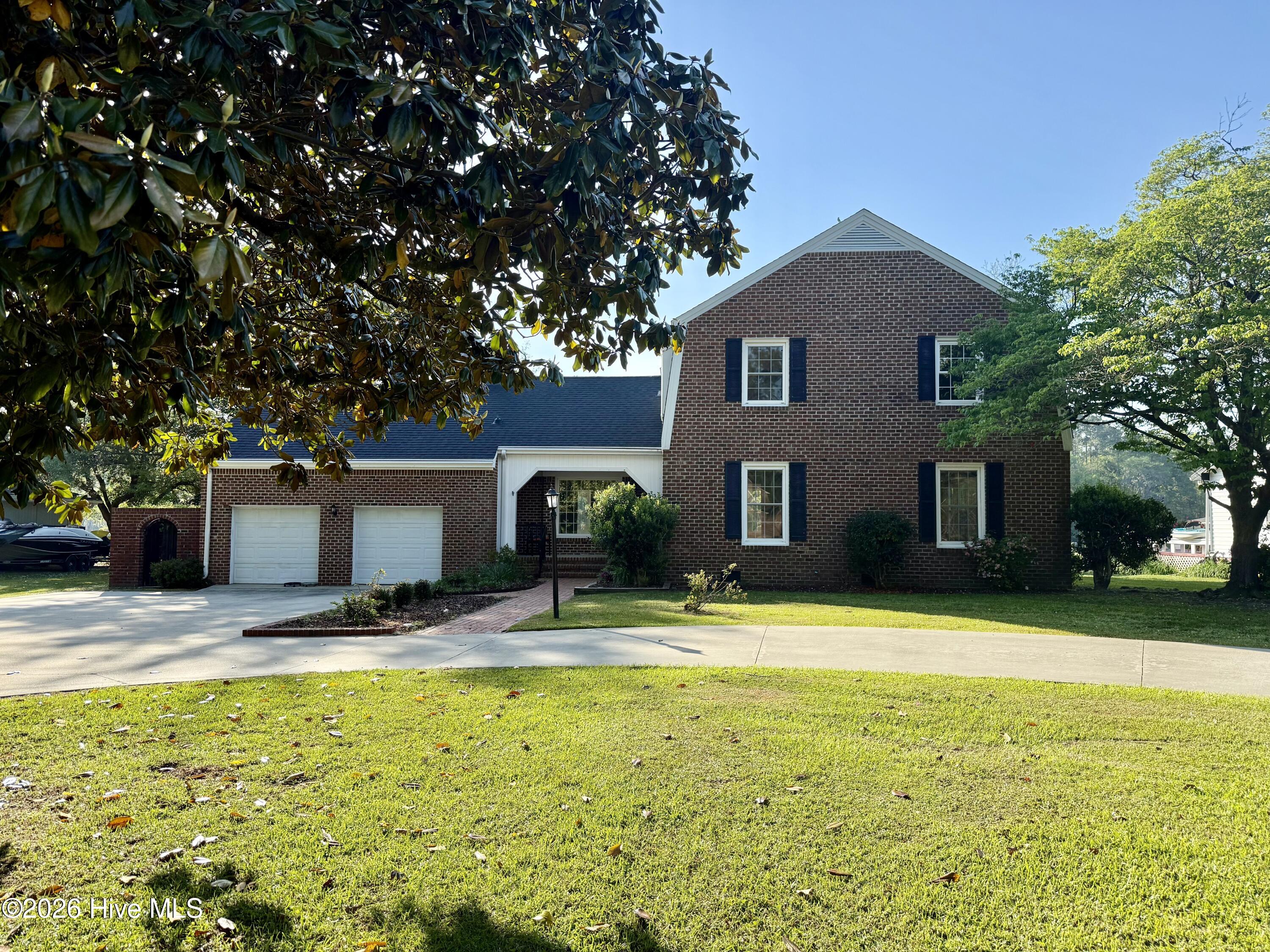 236 Shoreline, New Bern, North Carolina, 4 Bedrooms Bedrooms, 8 Rooms Rooms,3 BathroomsBathrooms,Single family residence,For sale,Shoreline,100550536