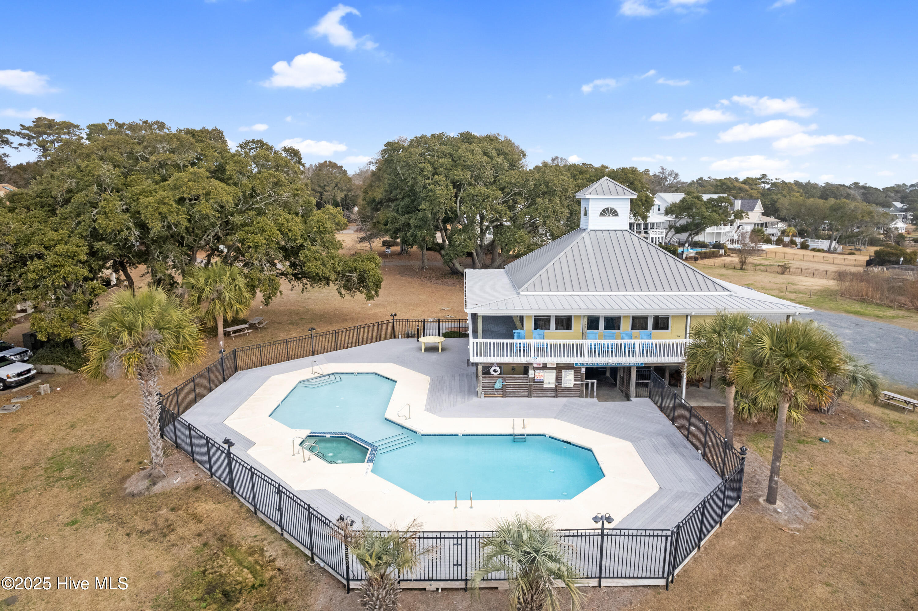 100513652 | Photo 39