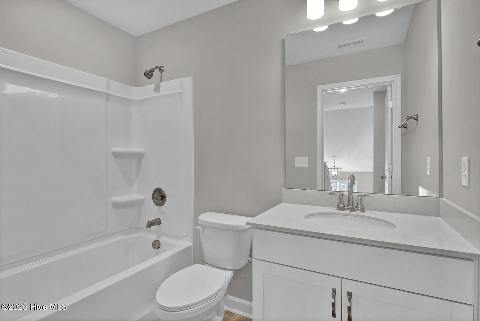 100527693 | Photo 26