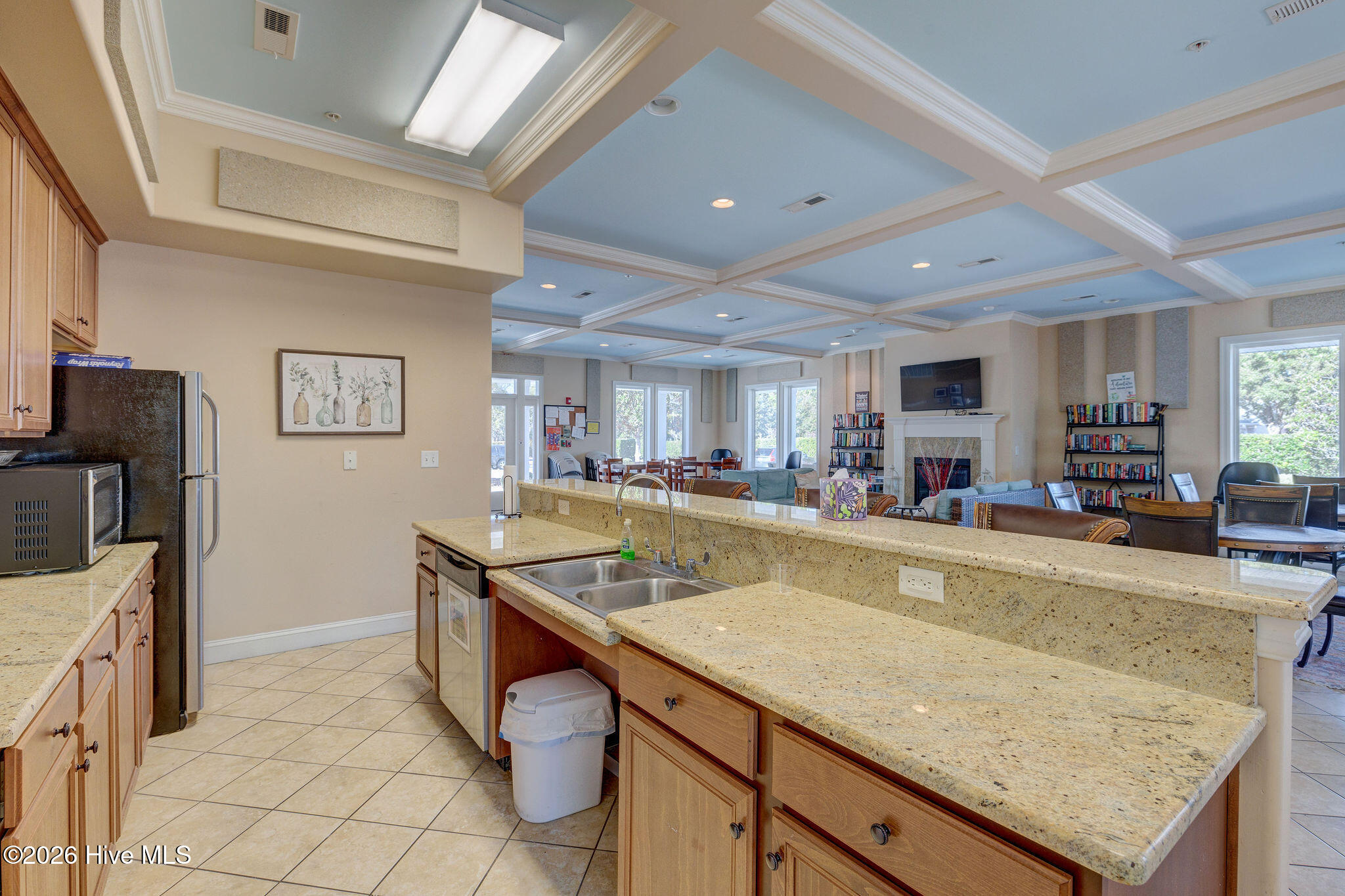 100566278 | Photo 75