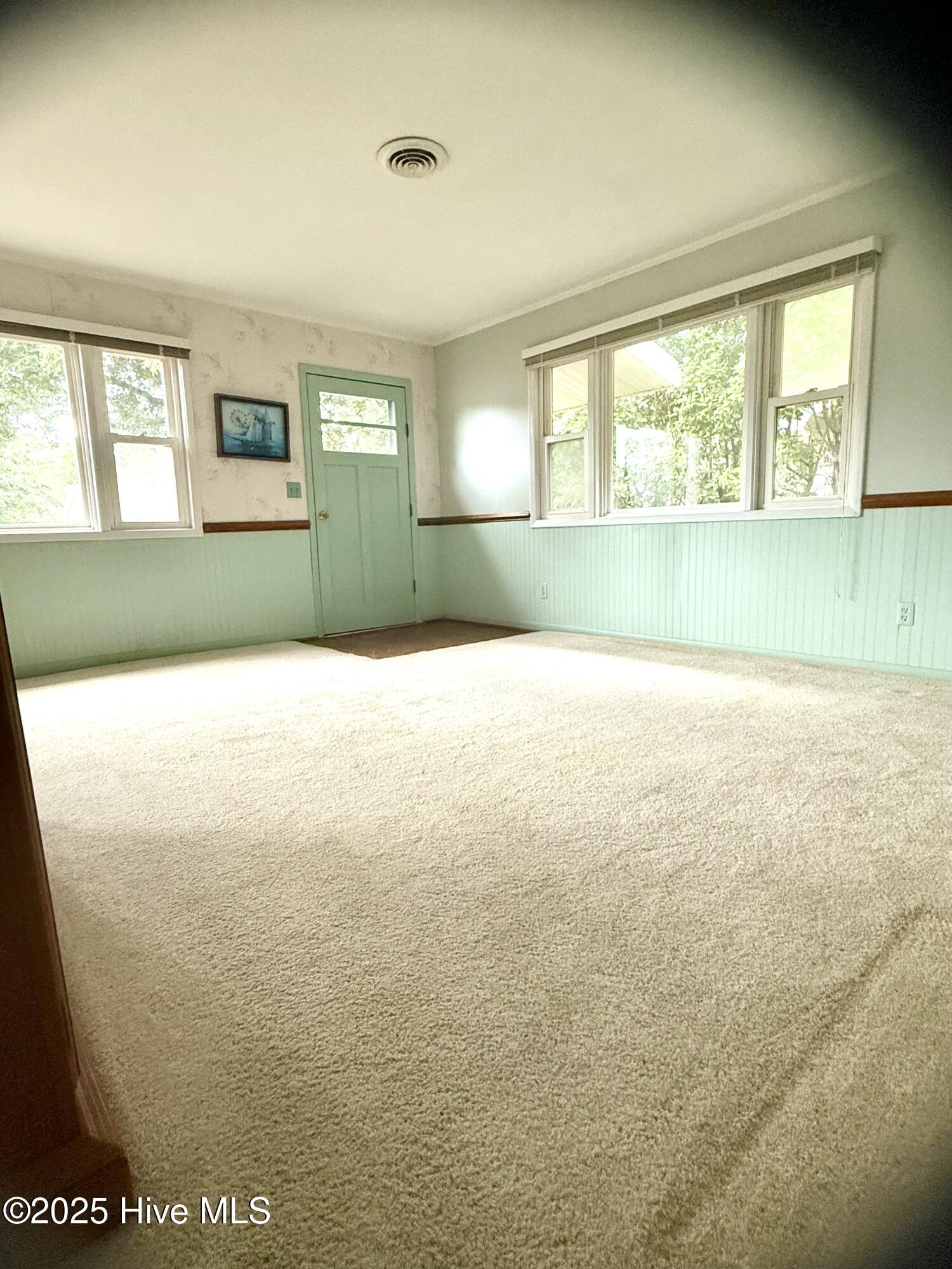 100534449 | Photo 51