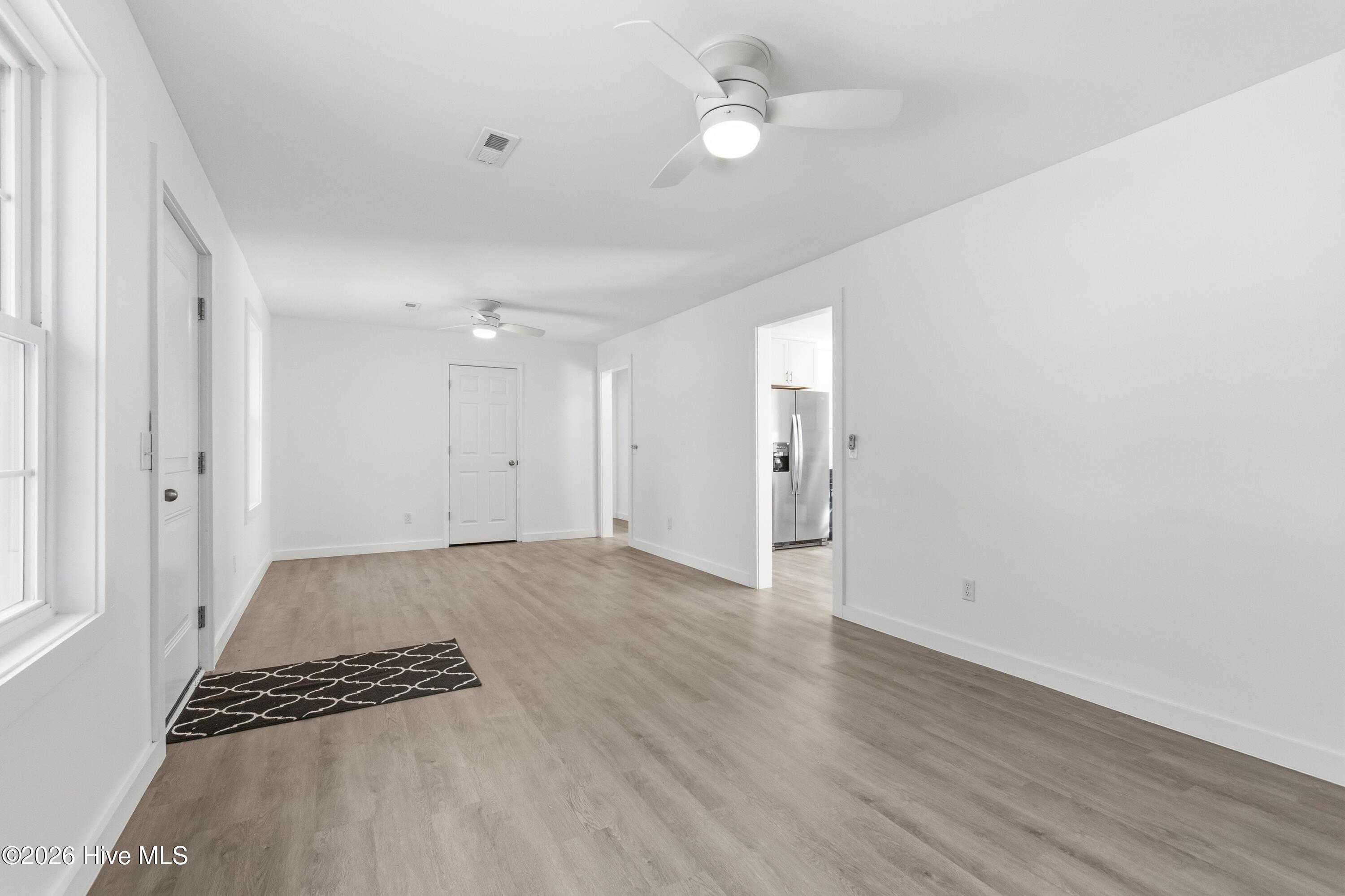 100550863 | Photo 18