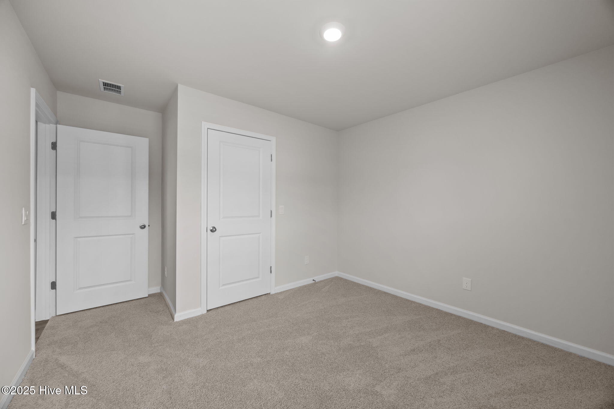 100542693 | Photo 24