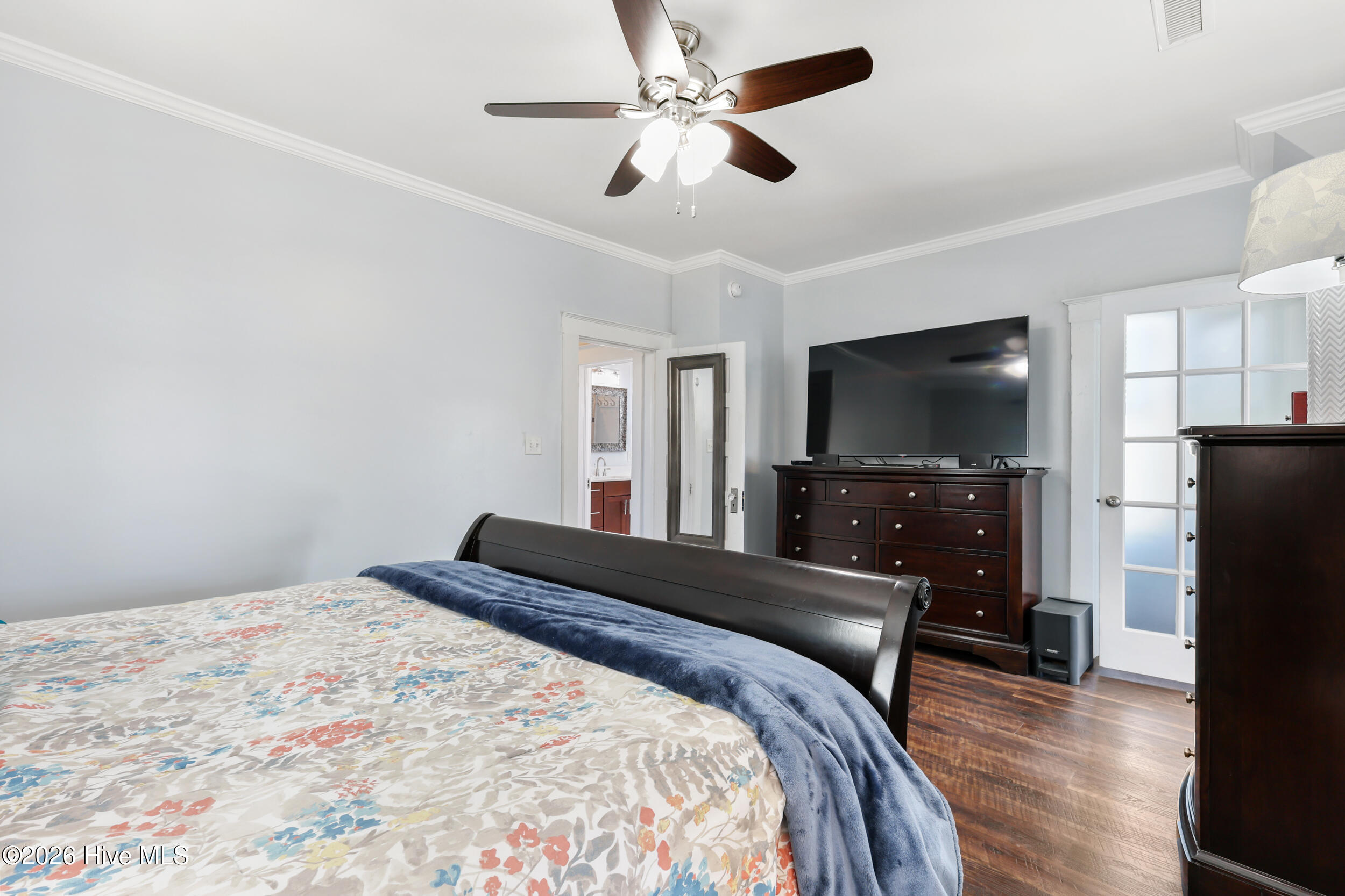 100562723 | Photo 33