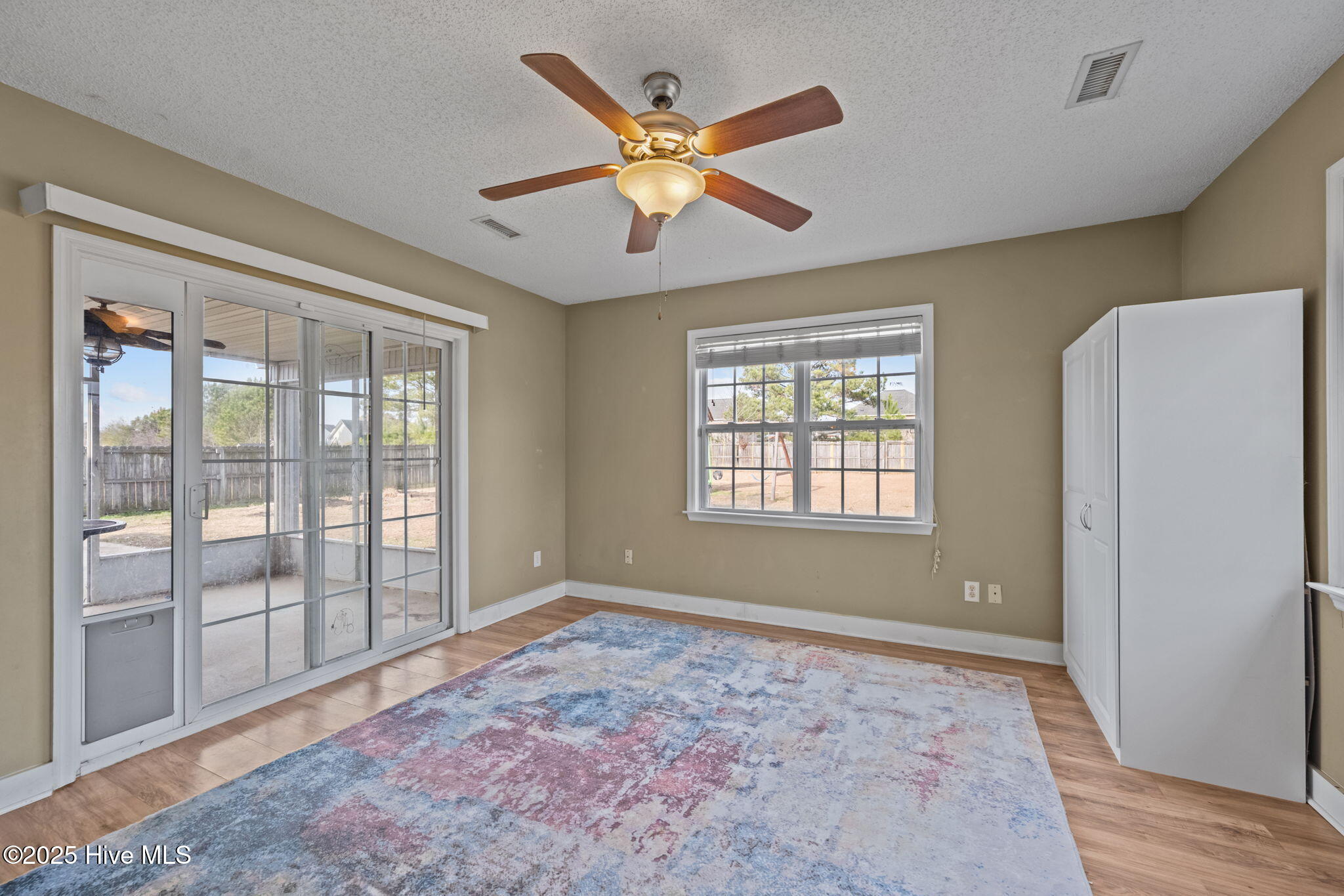 100546137 | Photo 14