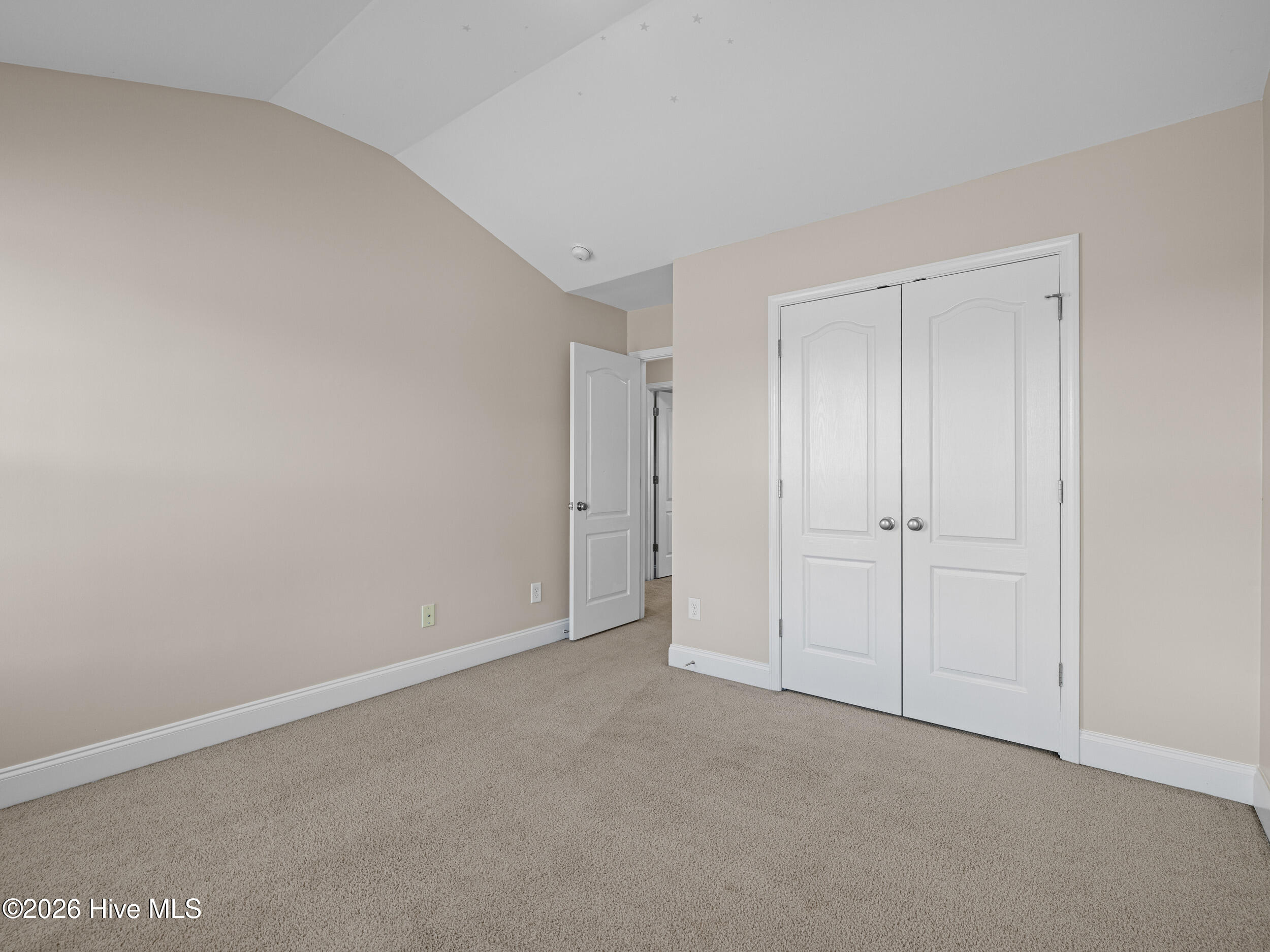 100549292 | Photo 45