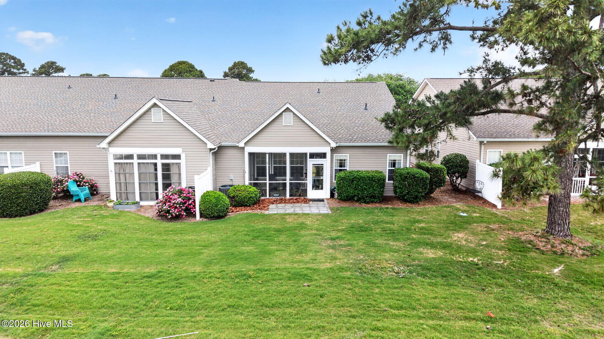 100570606 | Photo 27