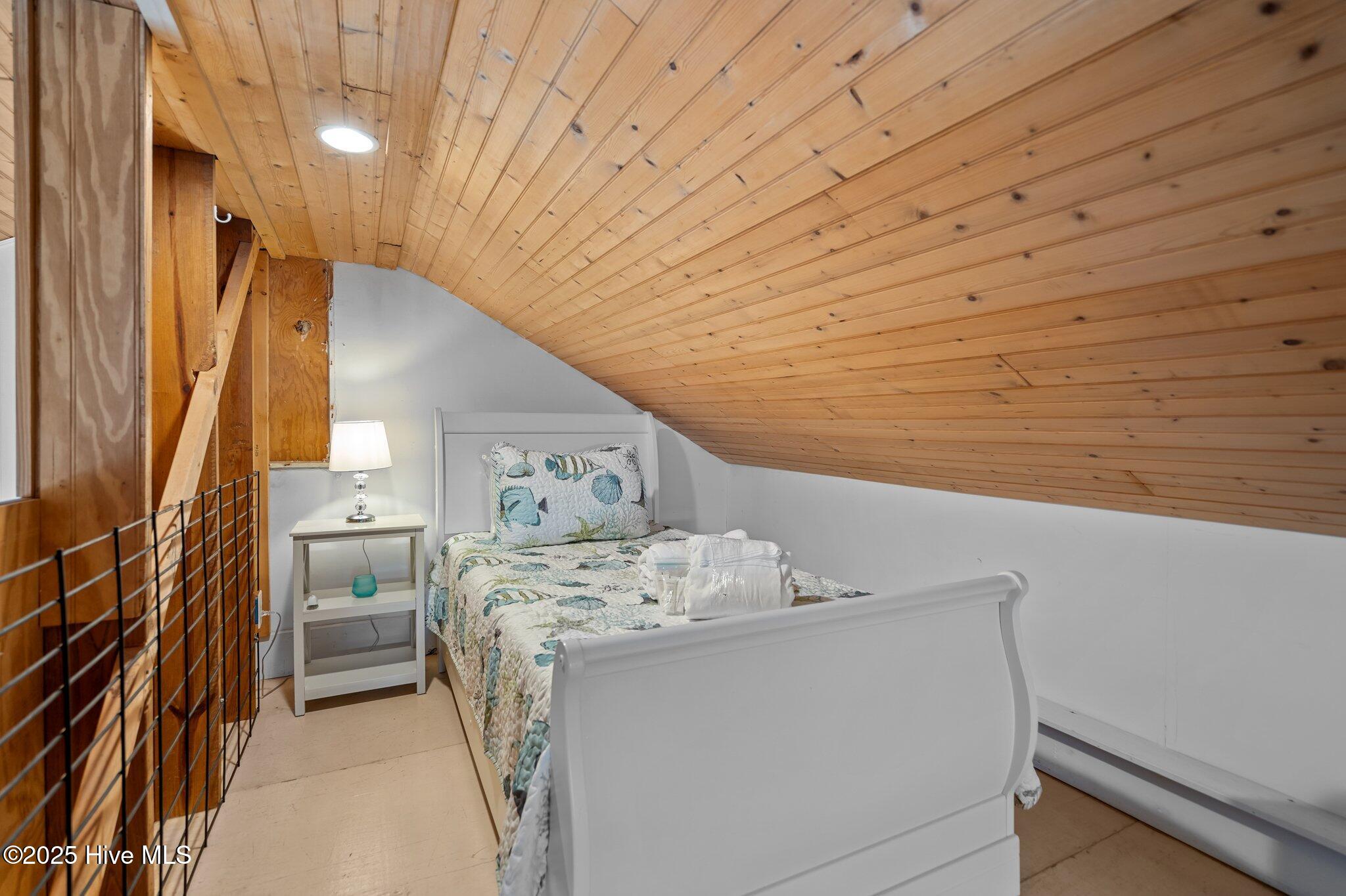 100537194 | Photo 51