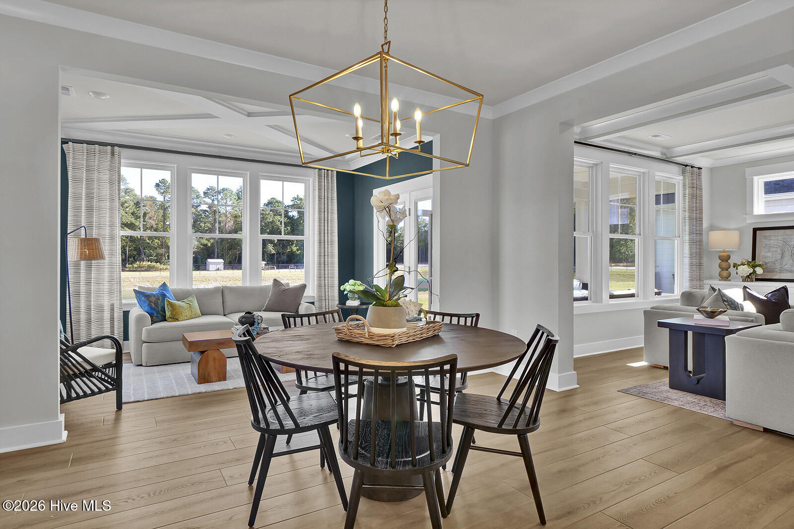 100542605 | Photo 12