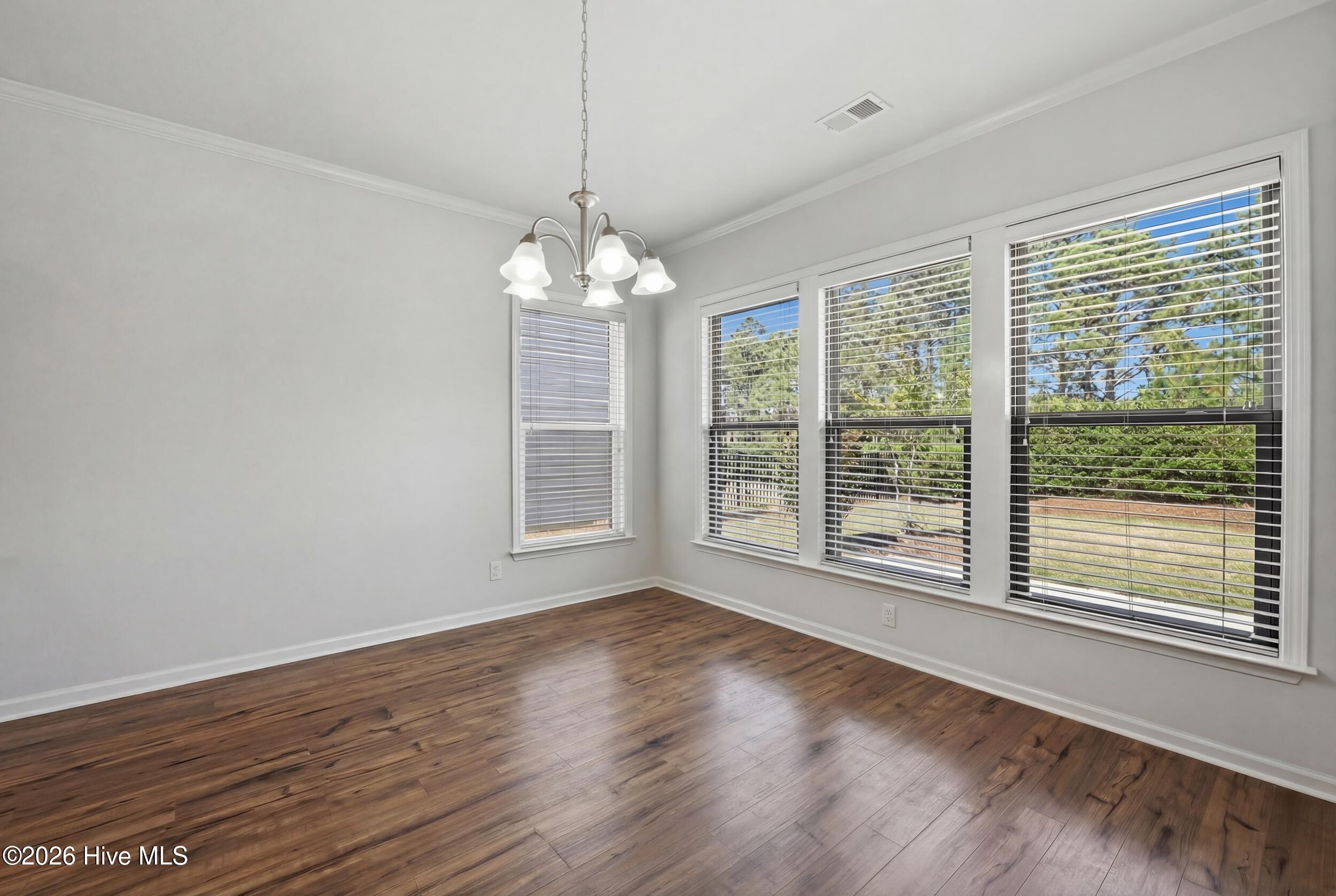 100565292 | Photo 16