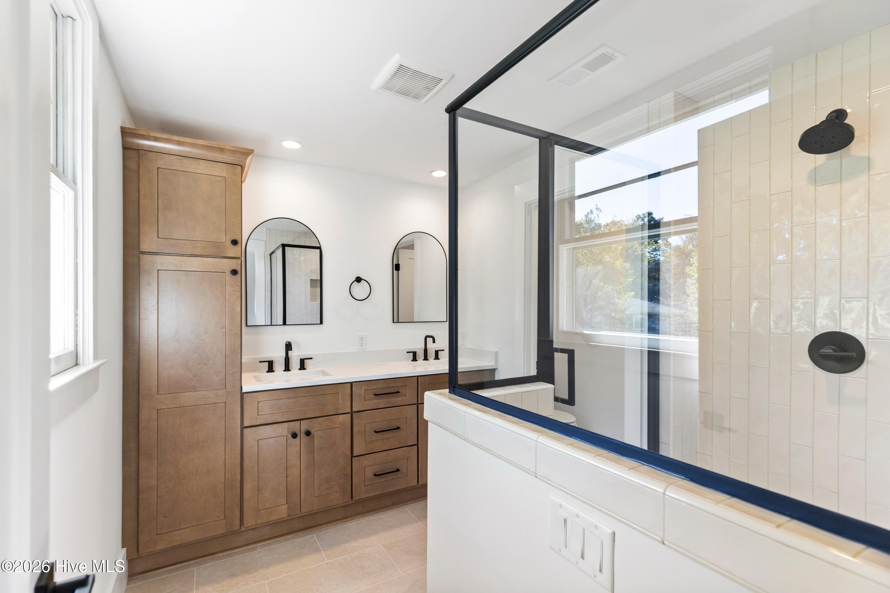 100552904 | Photo 13