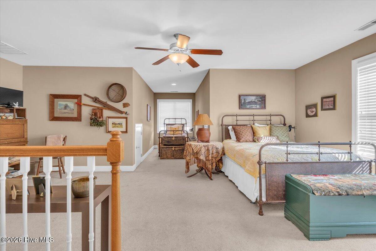 100548229 | Photo 33