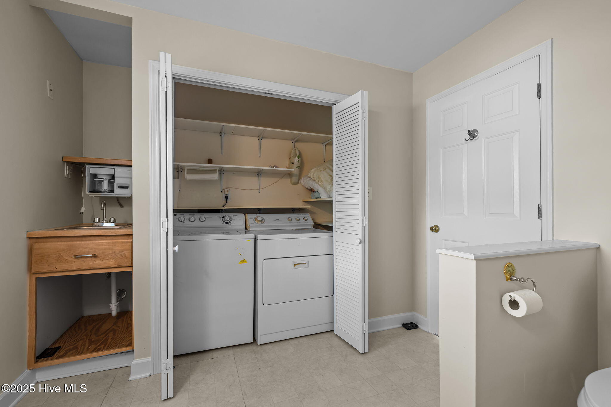 850 Sea Gate Drive,Newport