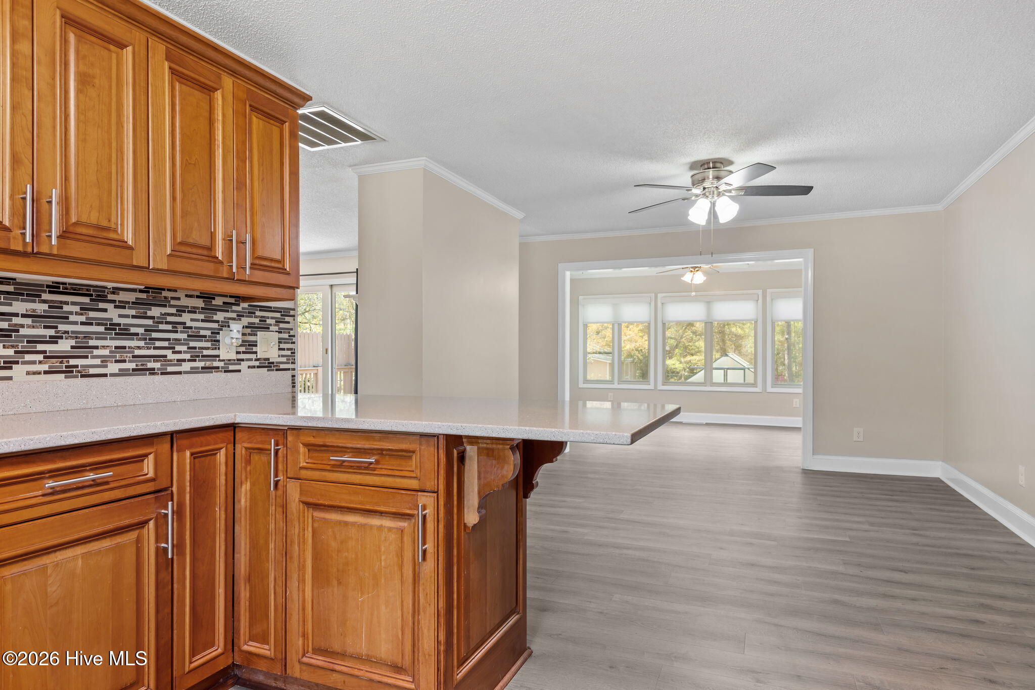 100566474 | Photo 44