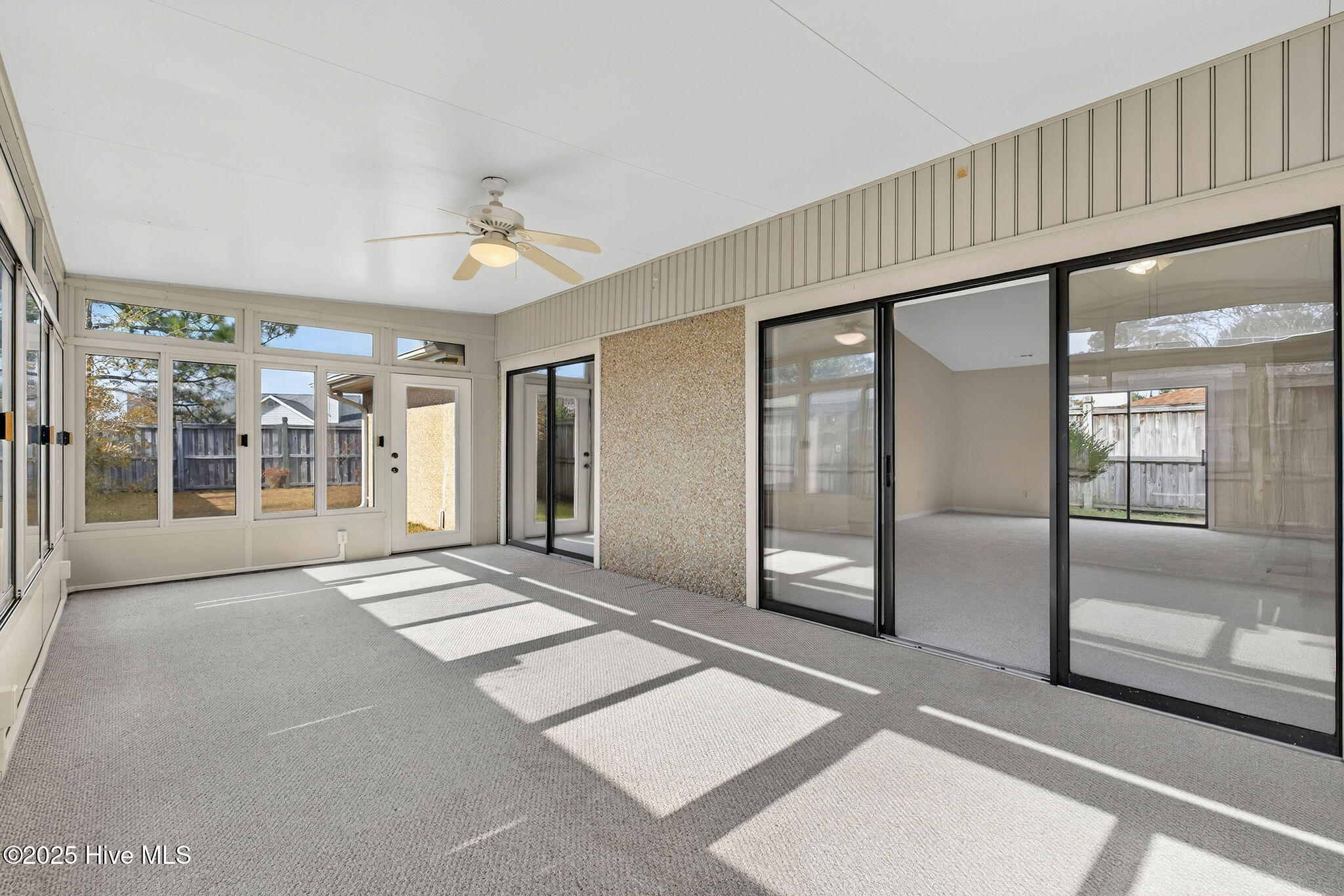 100536798 | Photo 14