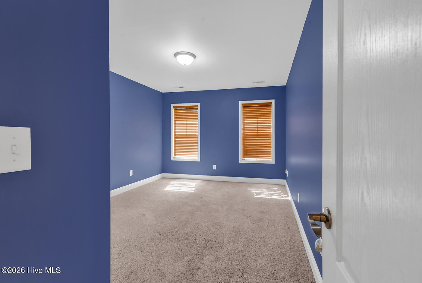 100566438 | Photo 31