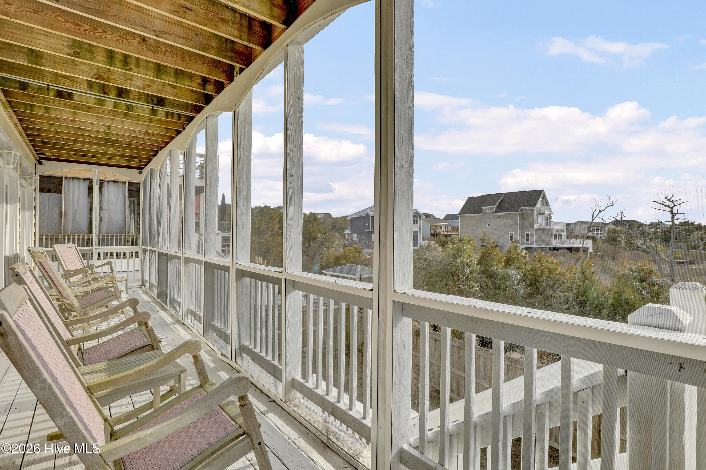 100559155 | Photo 47