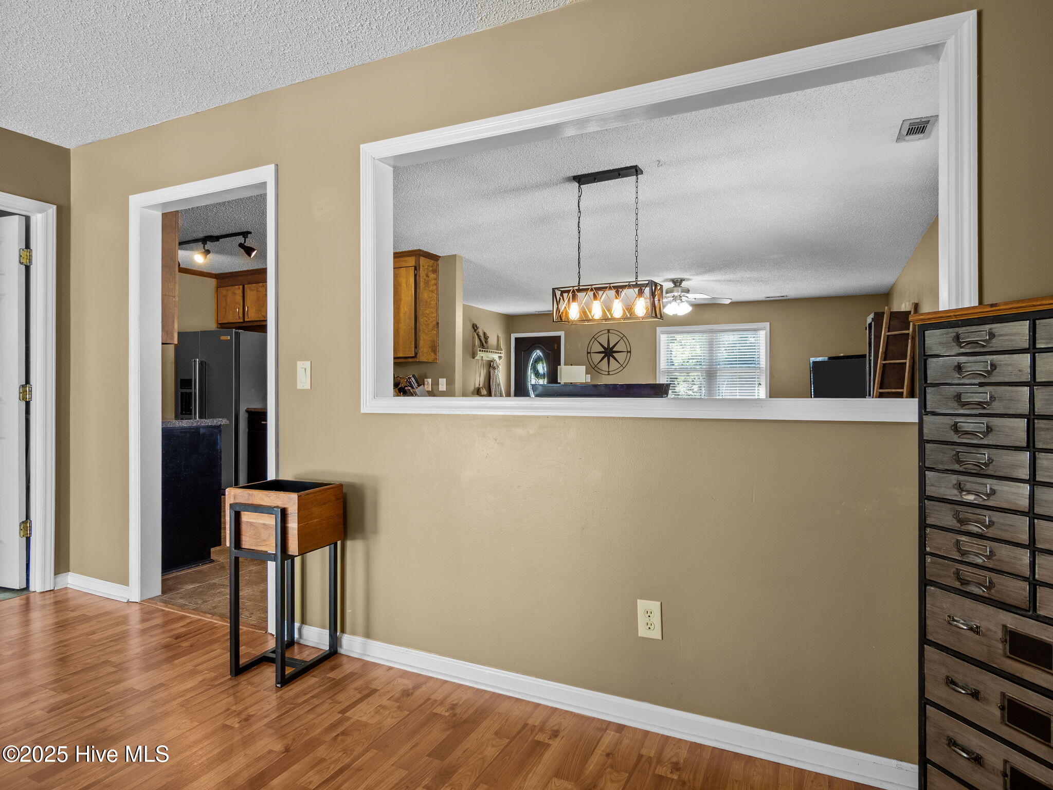 100530751 | Photo 15