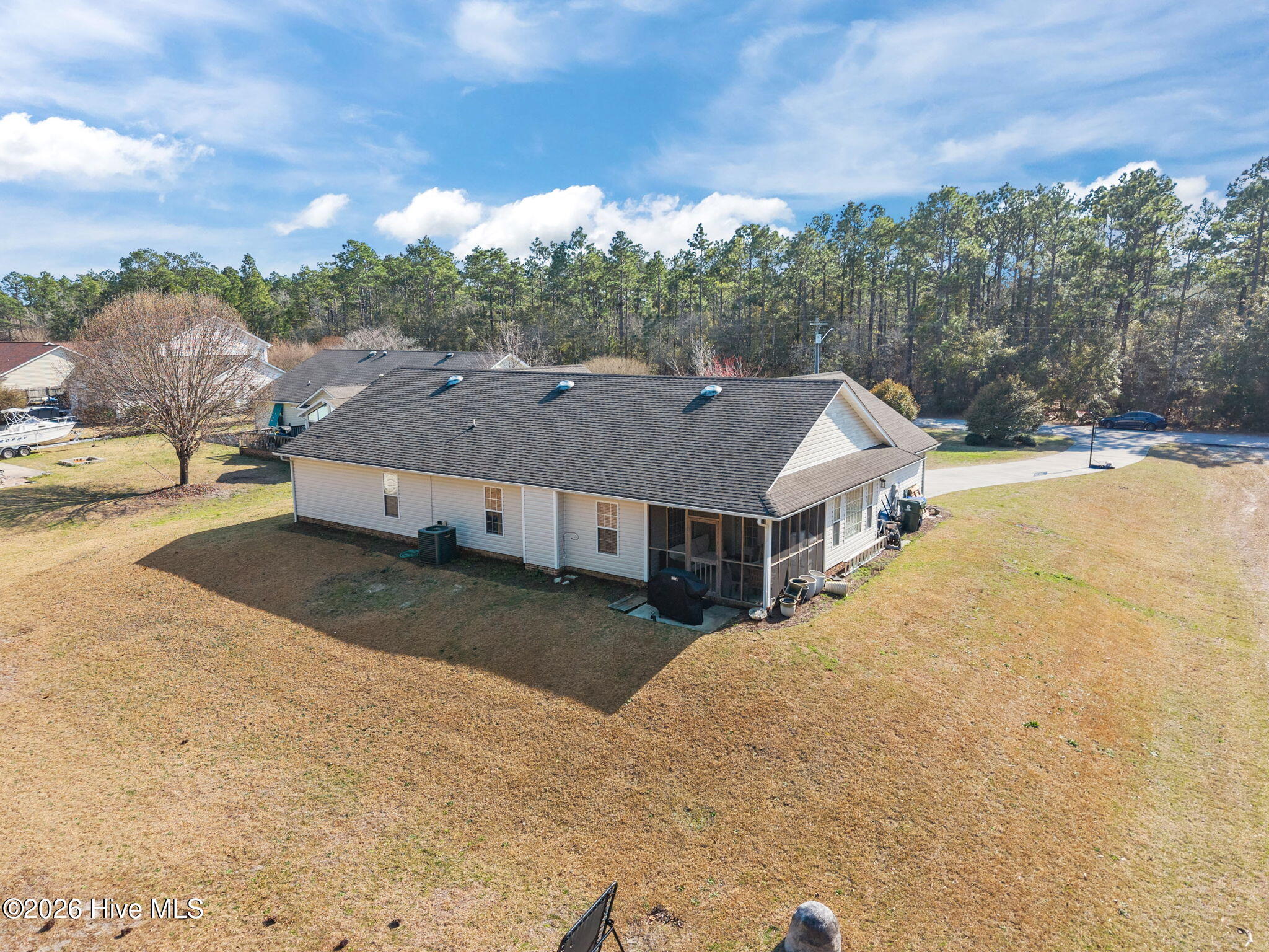 100559143 | Photo 33