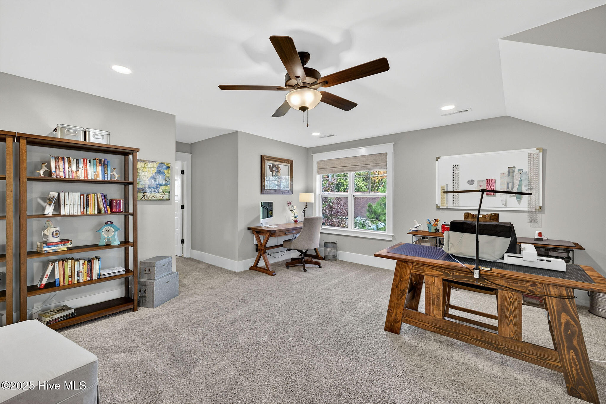 100541568 | Photo 34