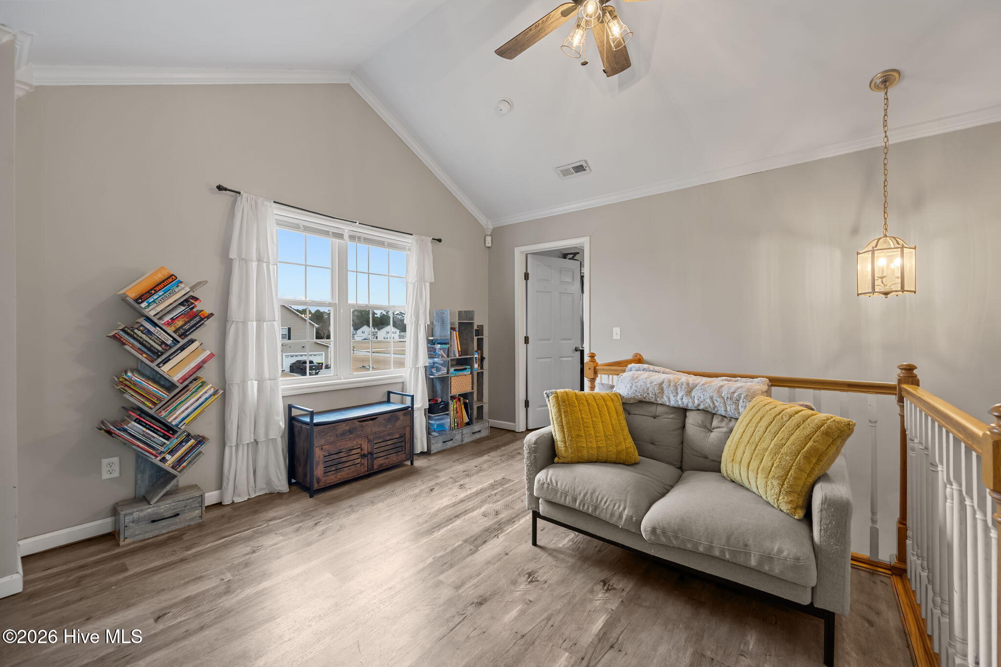 100557668 | Photo 39