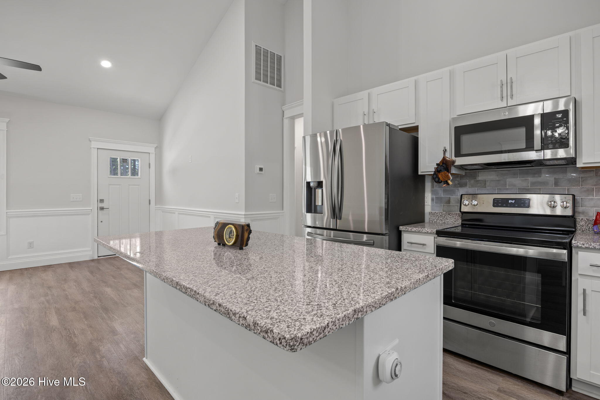 100568491 | Photo 13