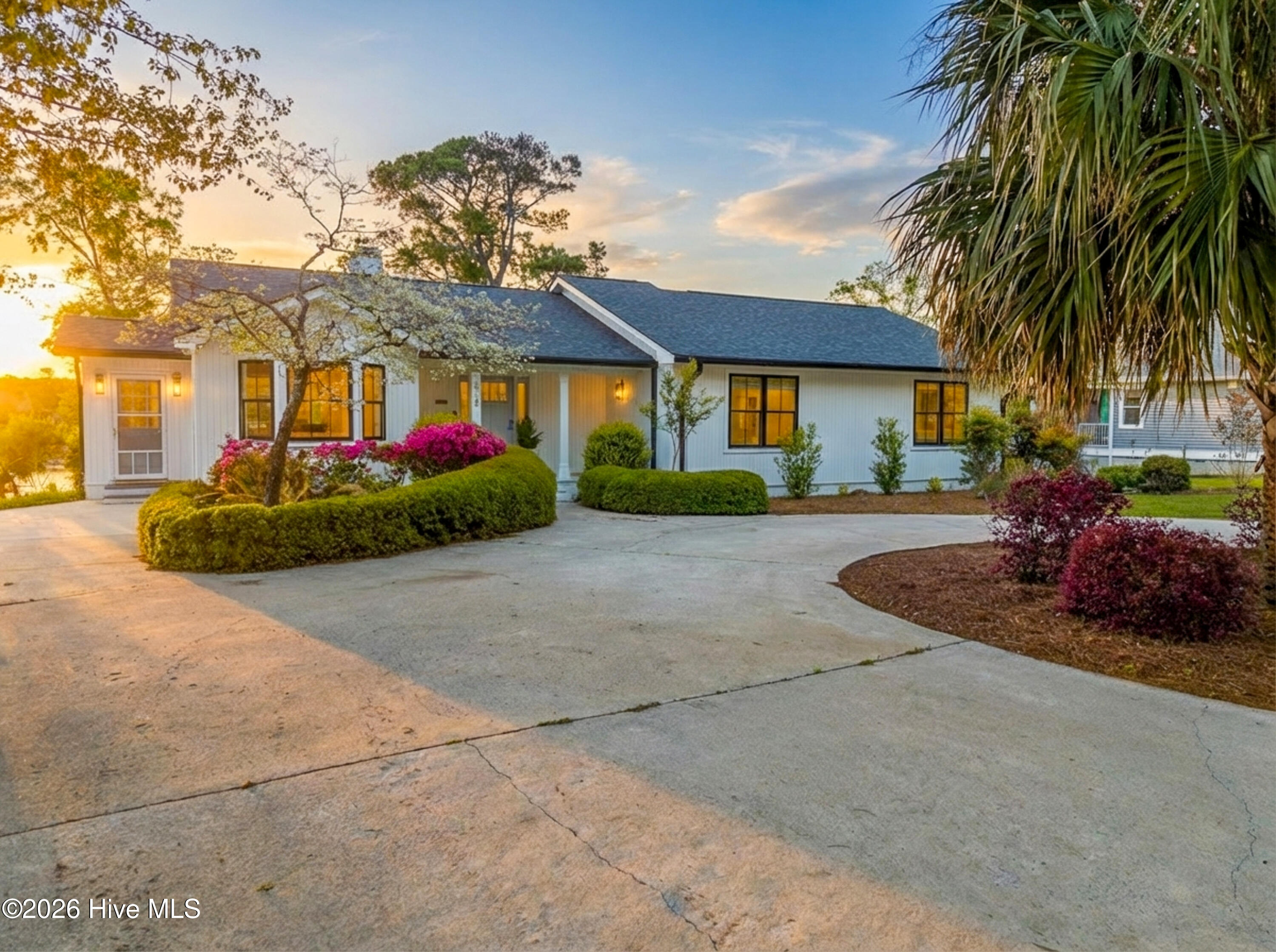 100556349 | Photo 56