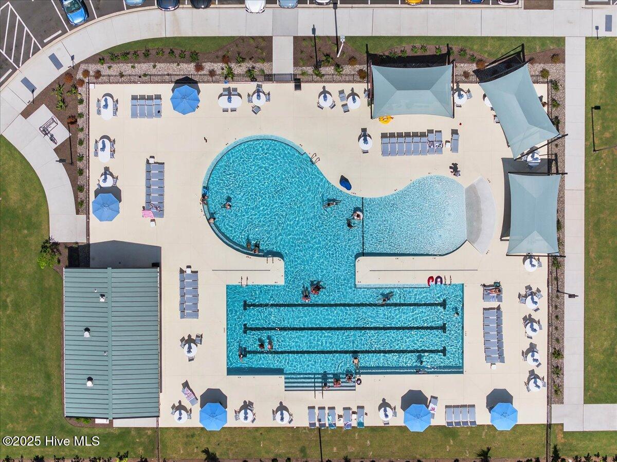 100536377 | Photo 19