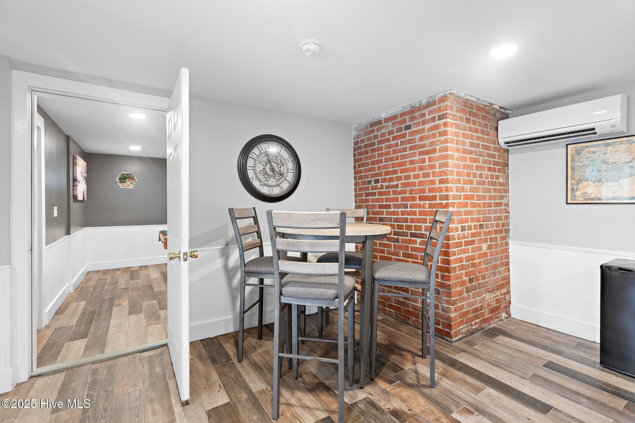 100531510 | Photo 47