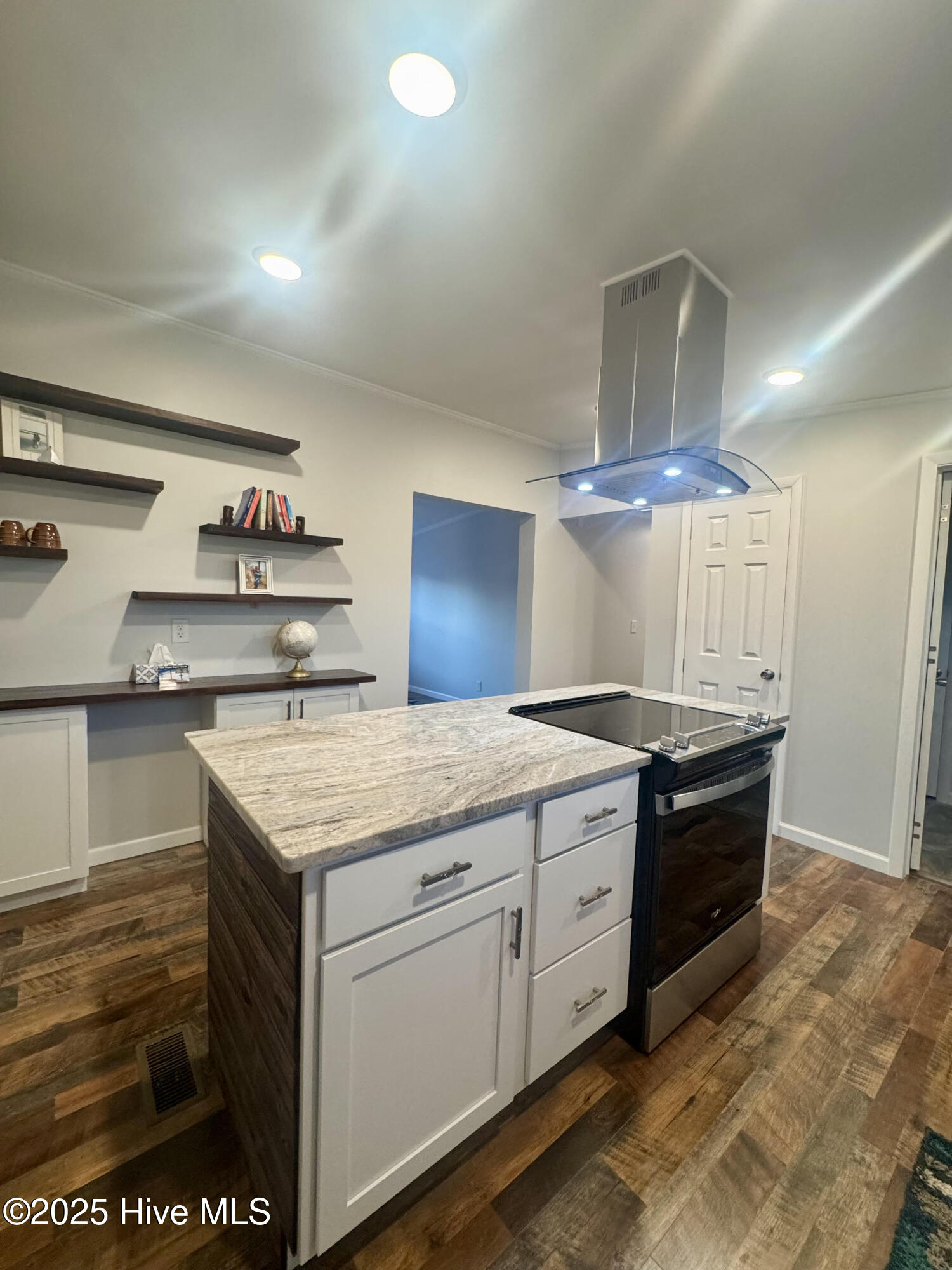 100546285 | Photo 21