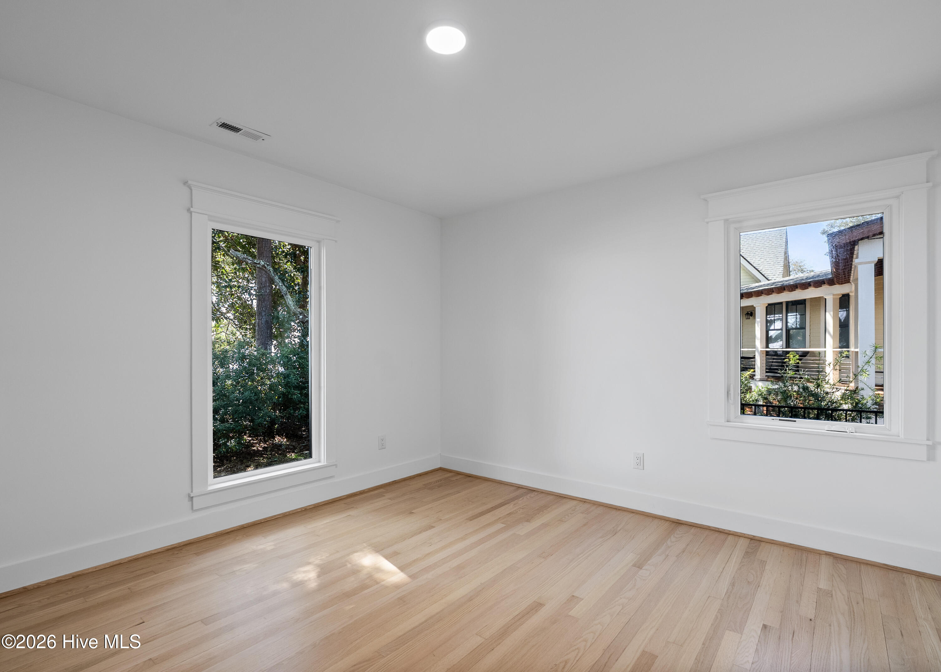 100559476 | Photo 34